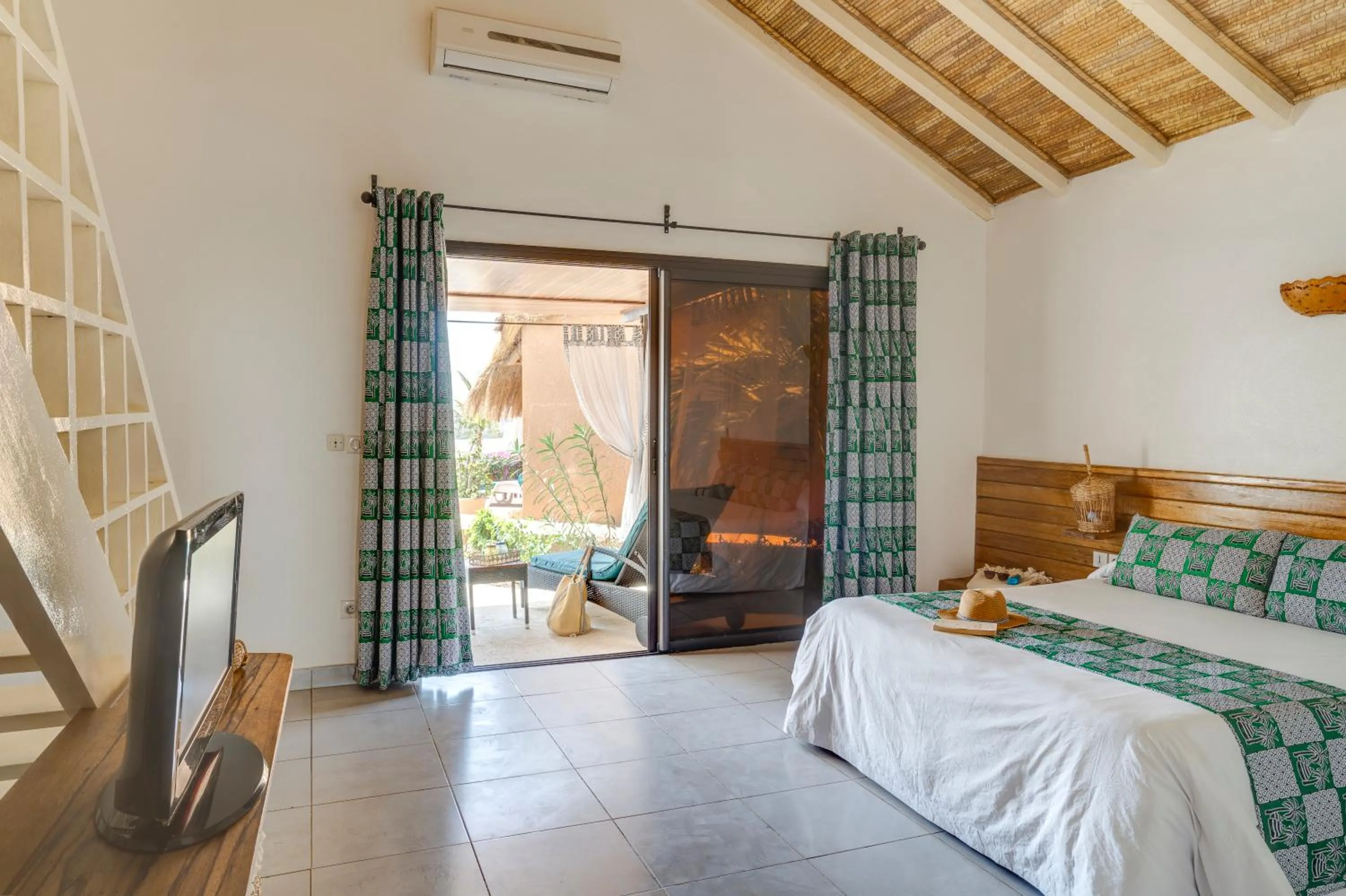 Sea view, Bed in Le Saly Hotel & Hotel Club Filaos - All Inclusive