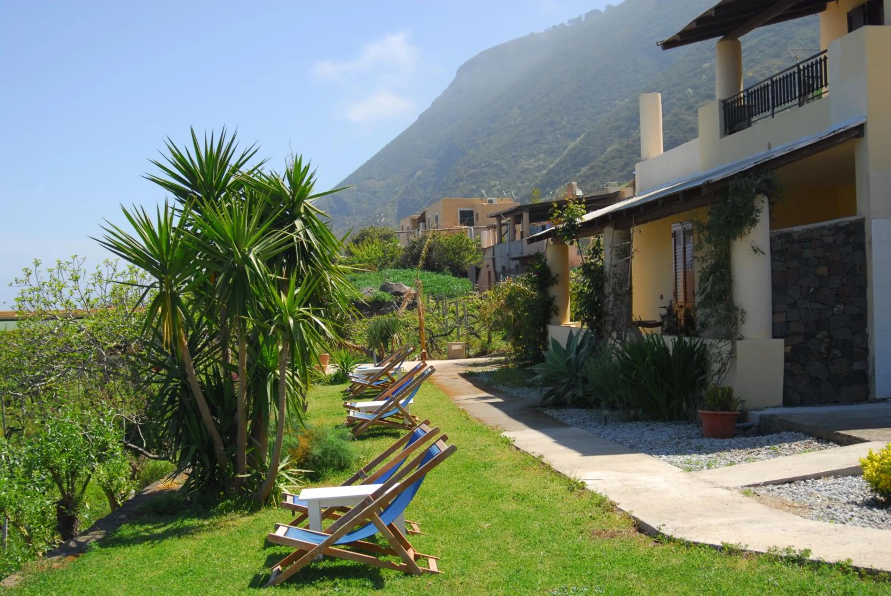 Garden in Eoliano B&B