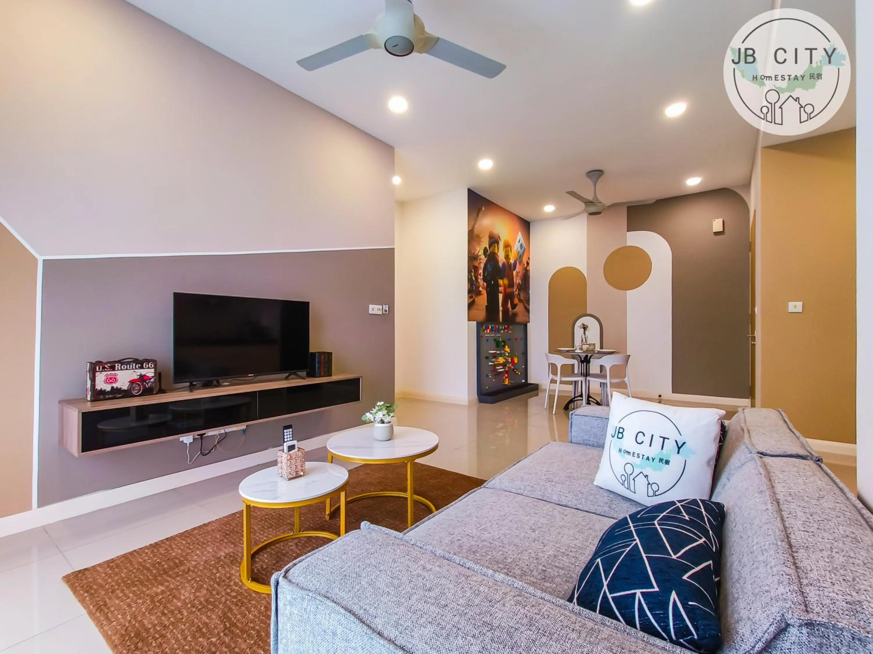 TV and multimedia in D'Pristine Suites by RR JBcity