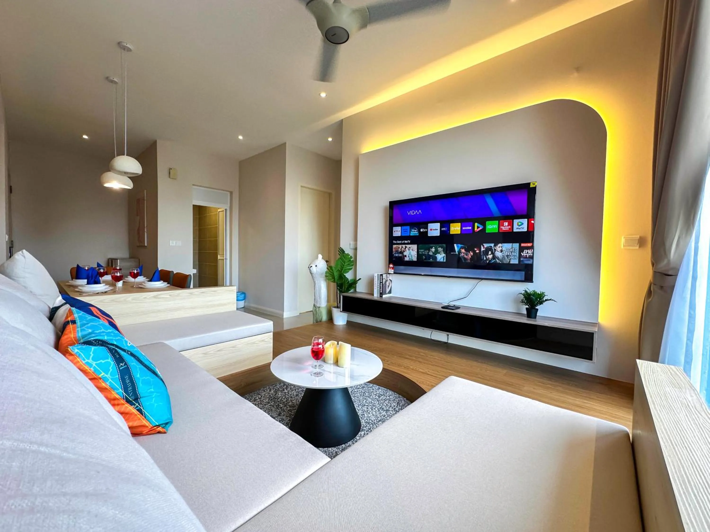 TV and multimedia, Bed in D'Pristine Suites by RR JBcity