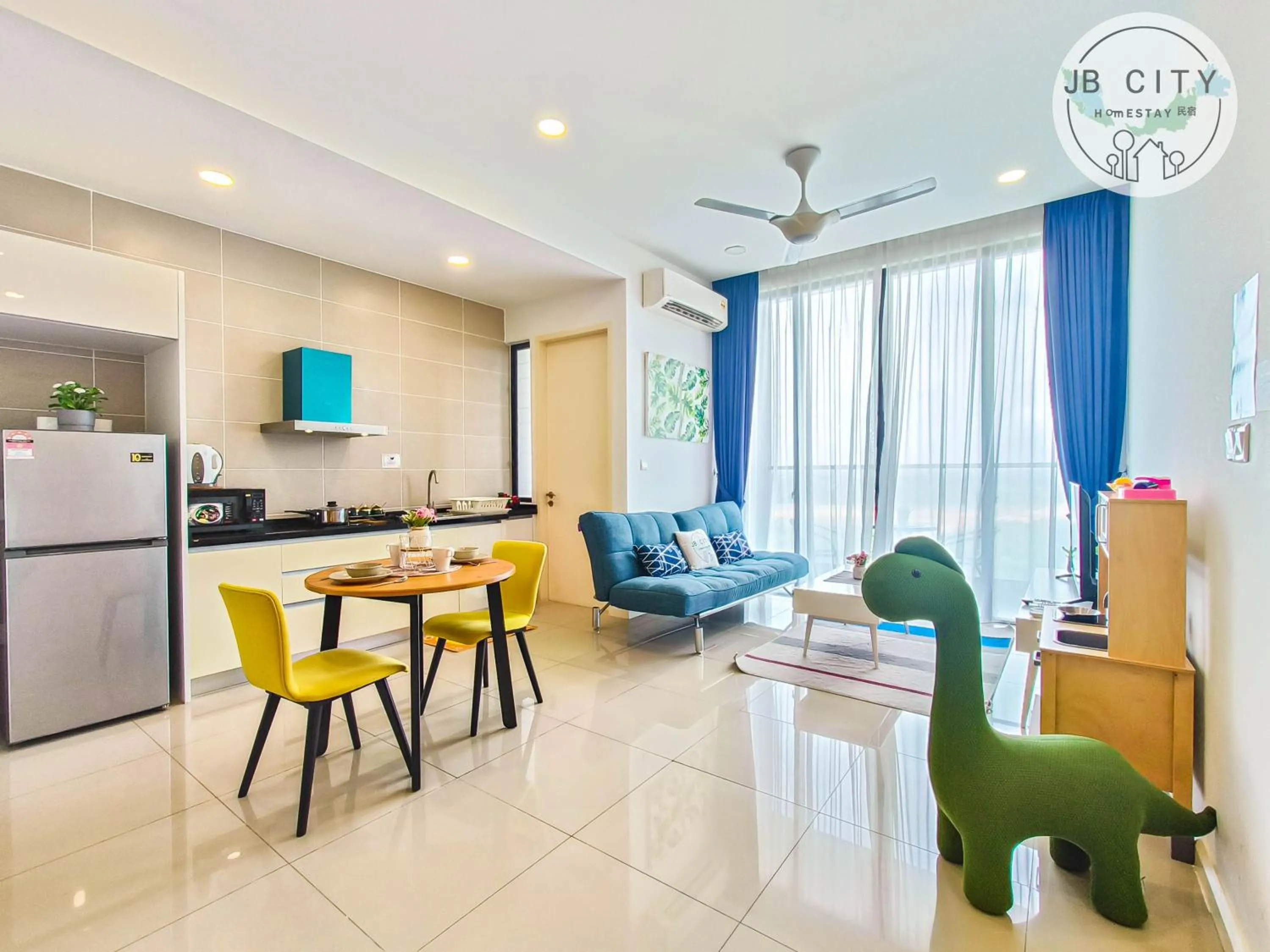 Living room in D'Pristine Suites by RR JBcity
