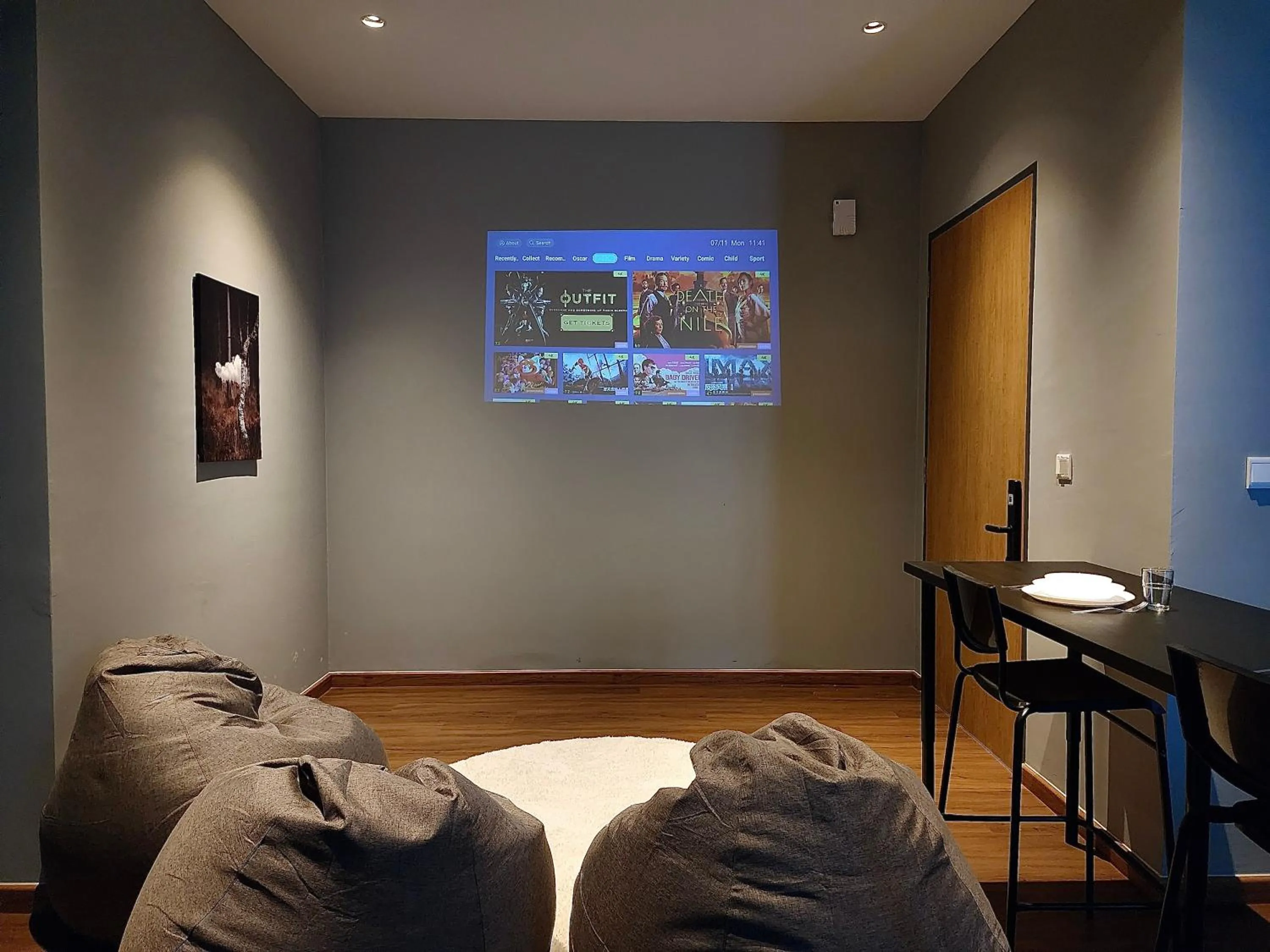 TV and multimedia in D'Pristine Suites by RR JBcity