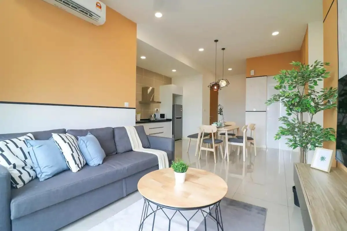 Living room in D'Pristine Suites by RR JBcity