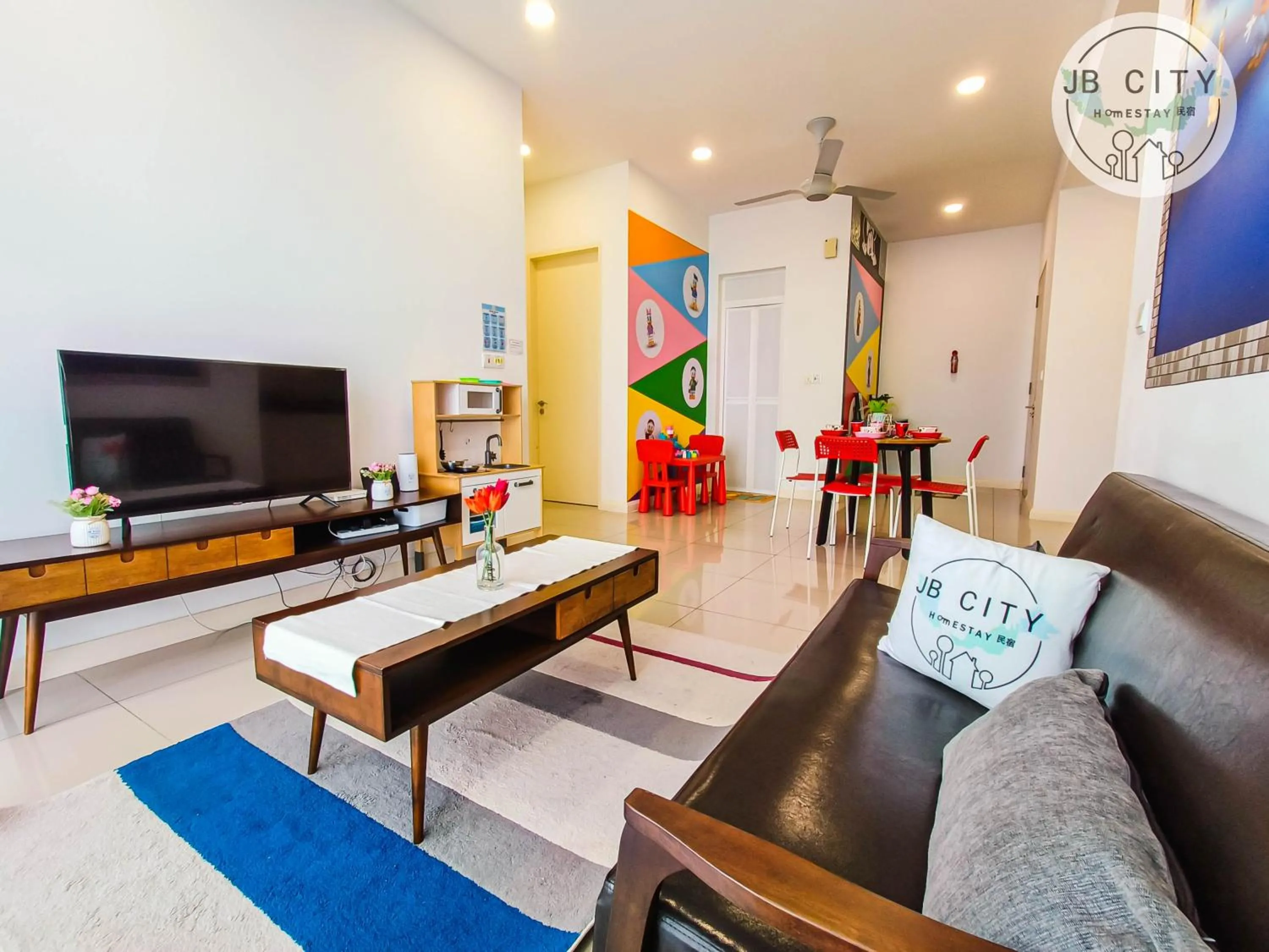 TV and multimedia in D'Pristine Suites by RR JBcity