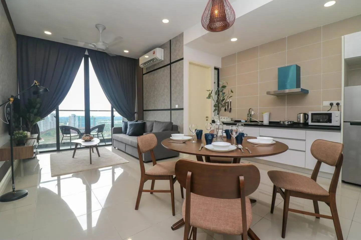 Living room in D'Pristine Suites by RR JBcity
