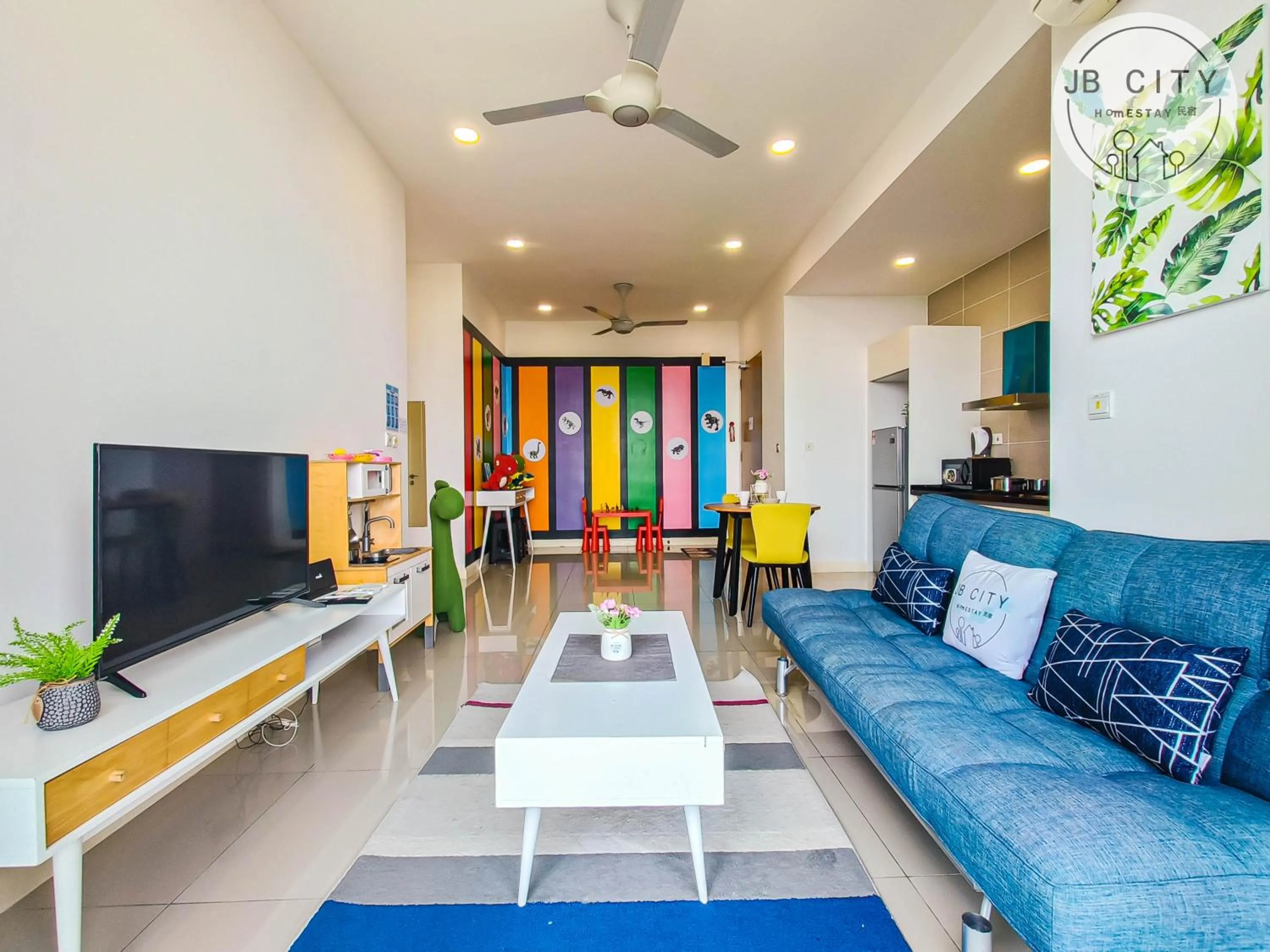 TV and multimedia in D'Pristine Suites by RR JBcity