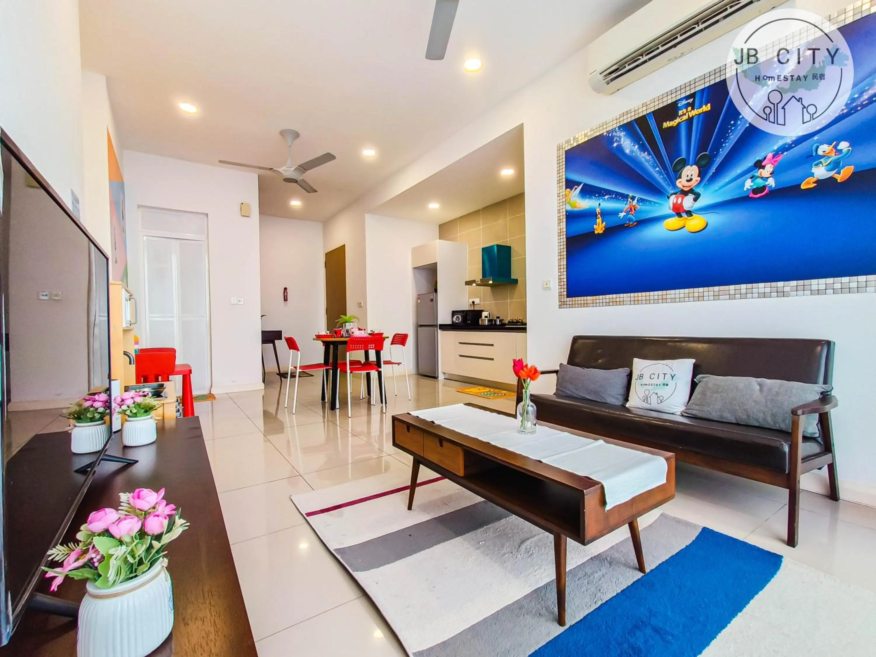 TV and multimedia in D'Pristine Suites by RR JBcity
