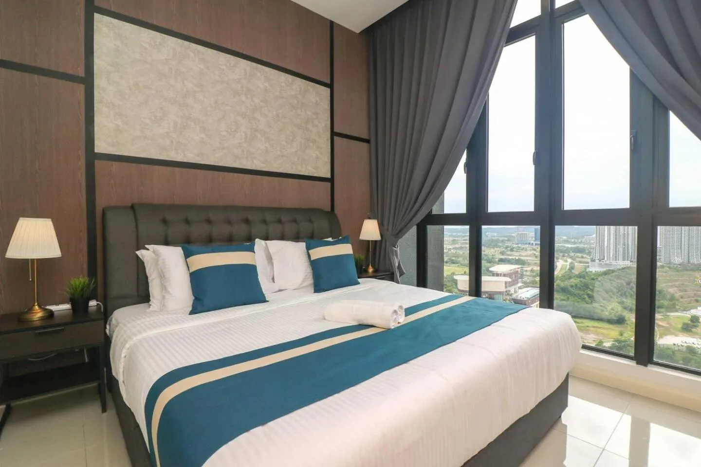 Bed in D'Pristine Suites by RR JBcity