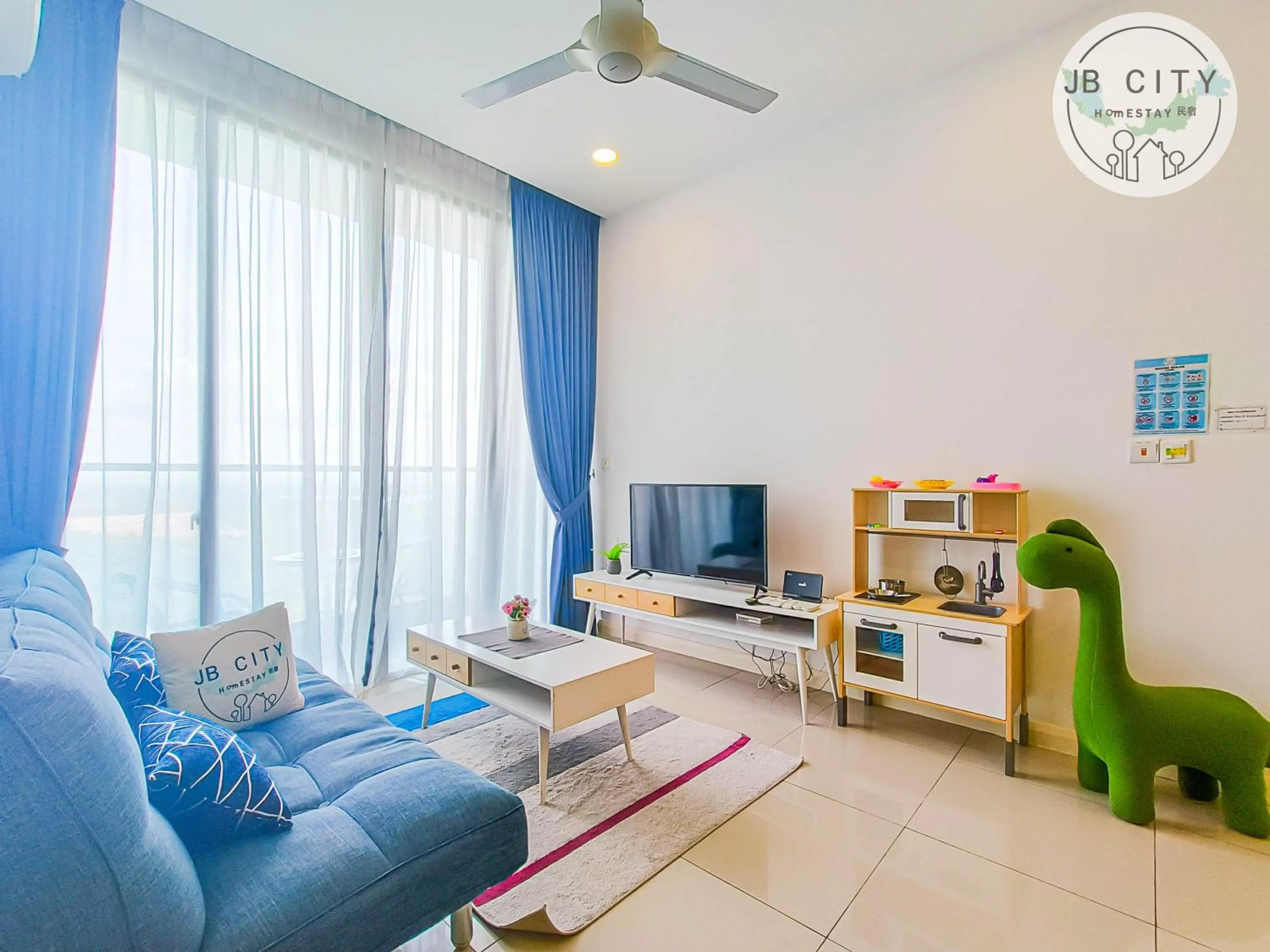 TV and multimedia in D'Pristine Suites by RR JBcity