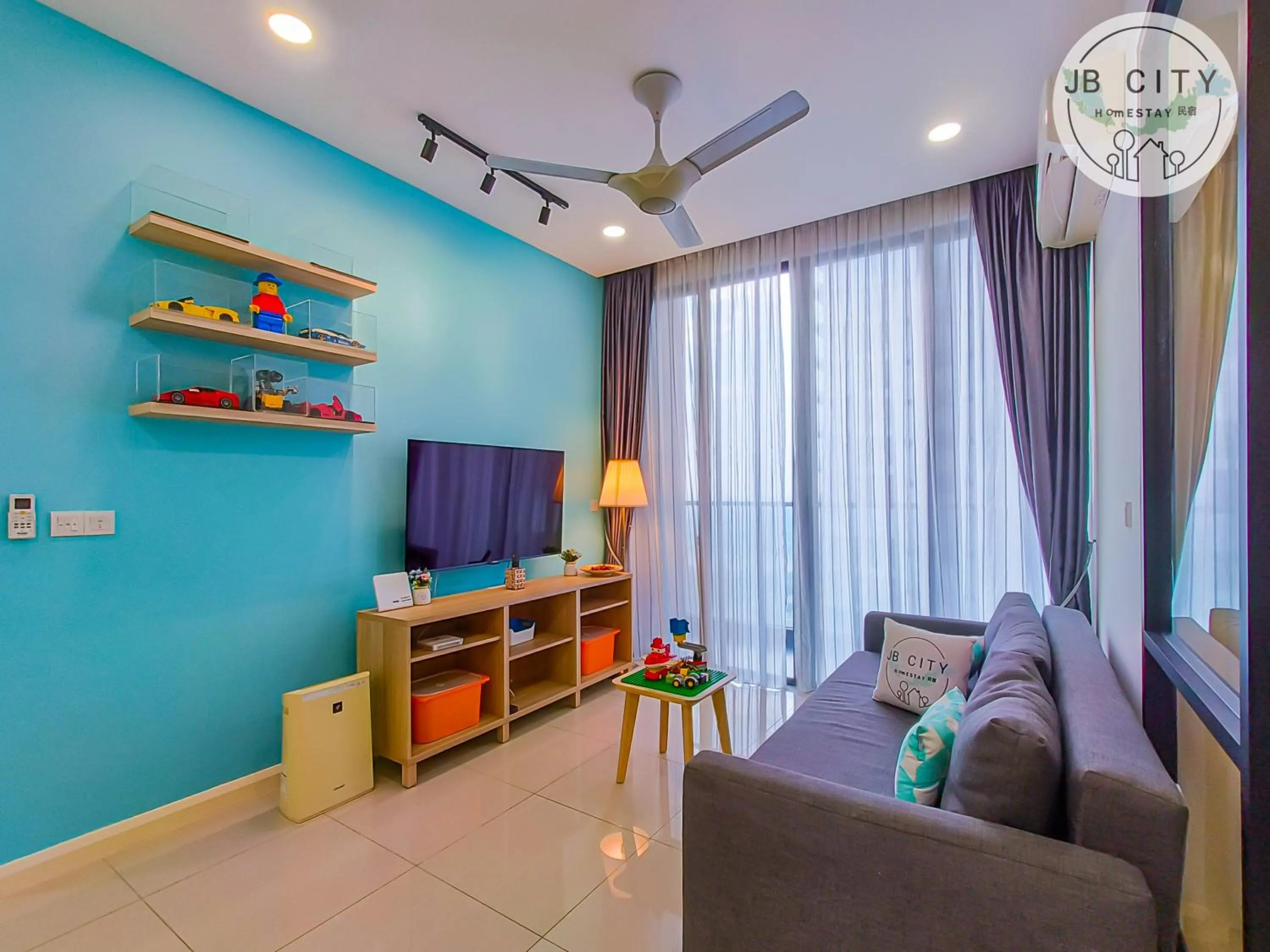 TV and multimedia in D'Pristine Suites by RR JBcity