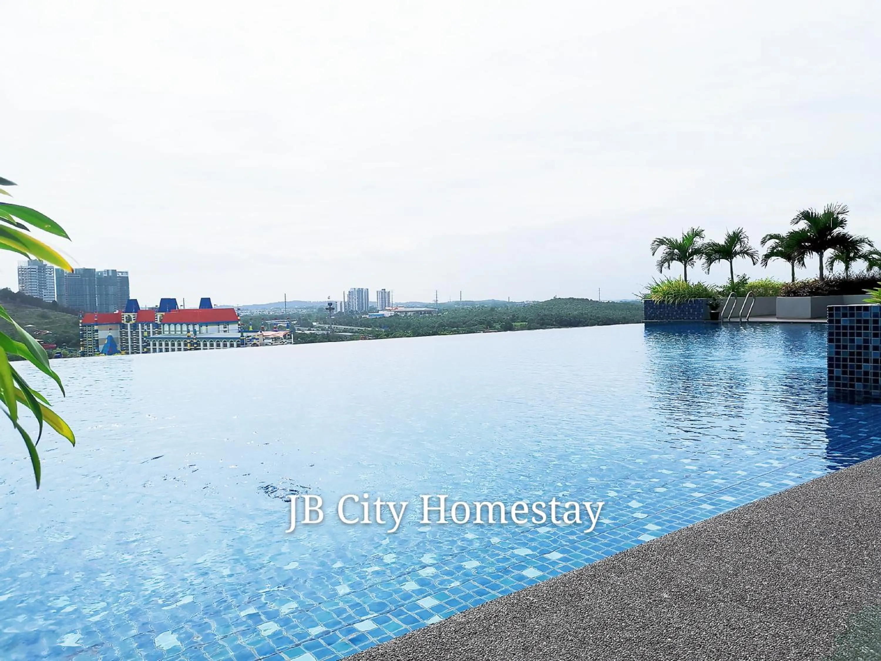 Swimming pool in D'Pristine Suites by RR JBcity