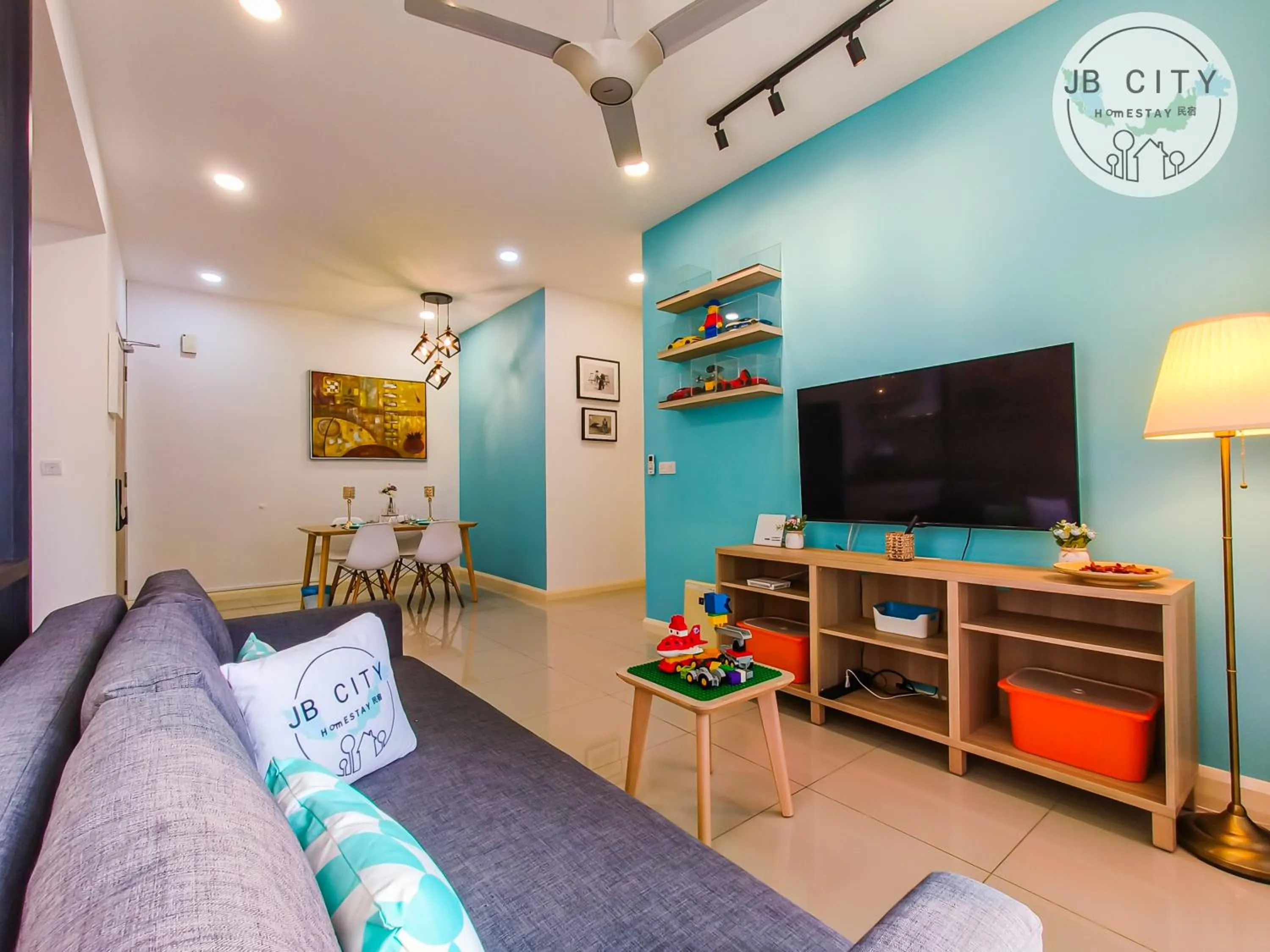 TV and multimedia in D'Pristine Suites by RR JBcity