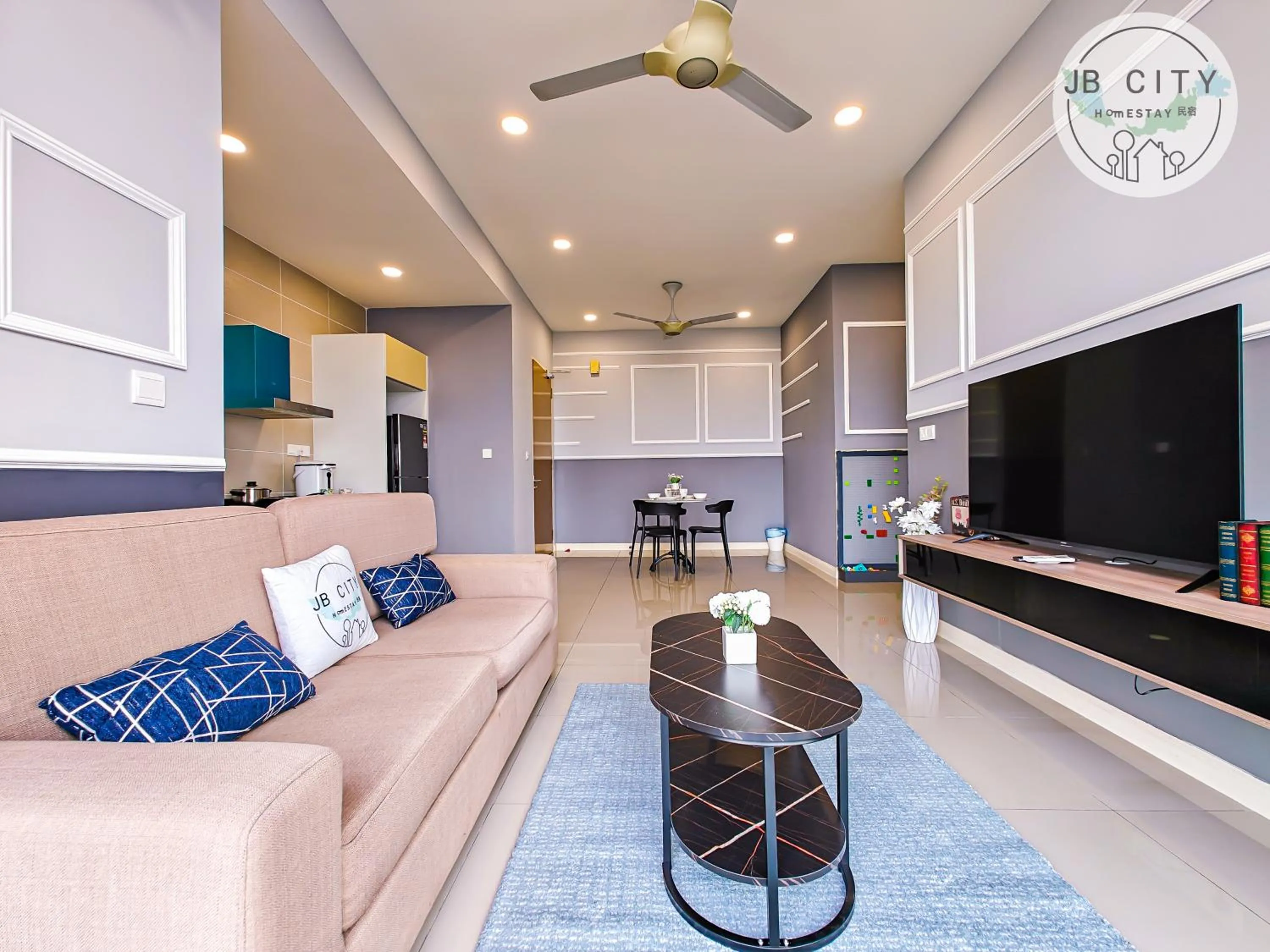 TV and multimedia in D'Pristine Suites by RR JBcity