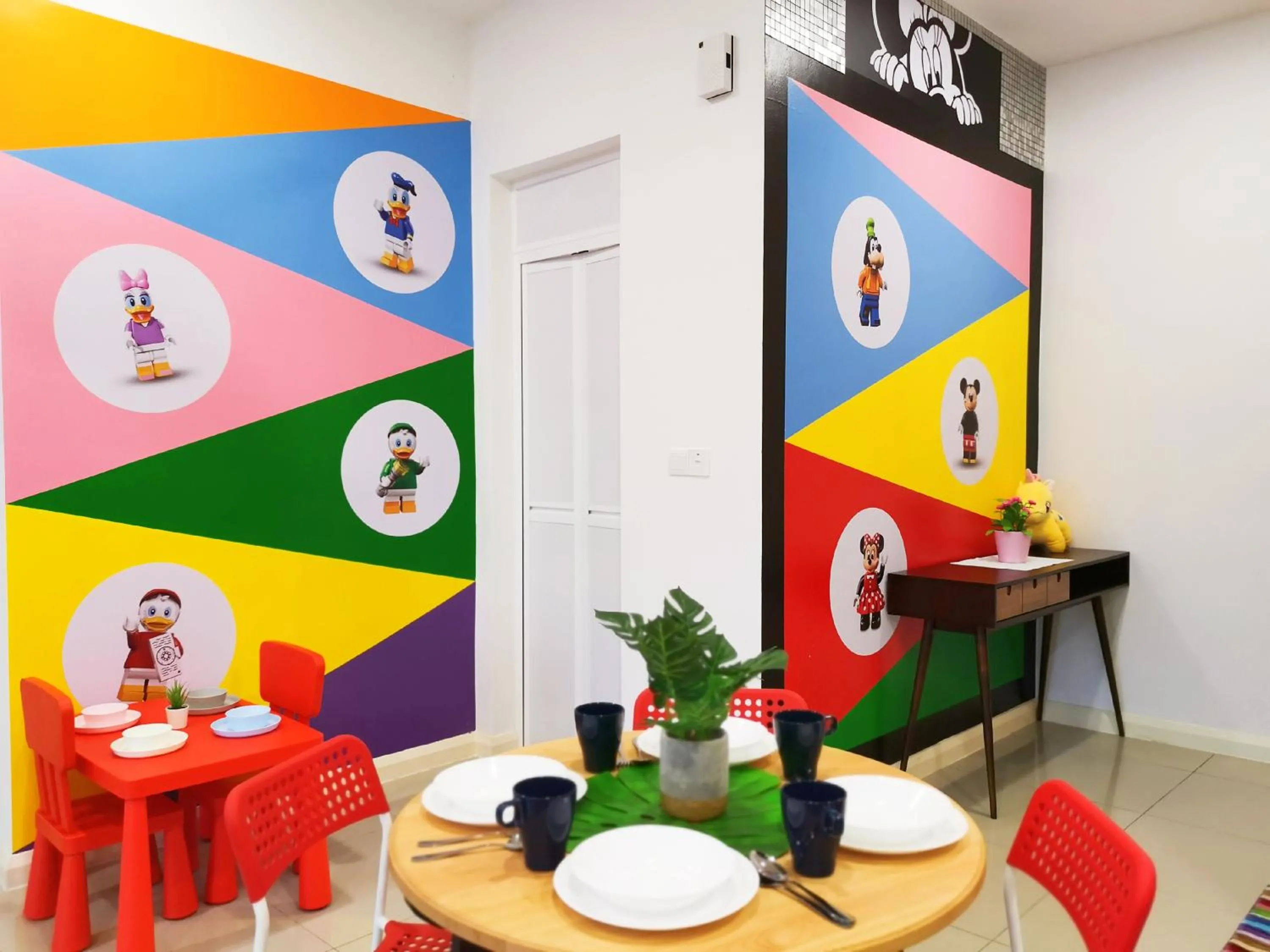 Dining area in D'Pristine Suites by RR JBcity