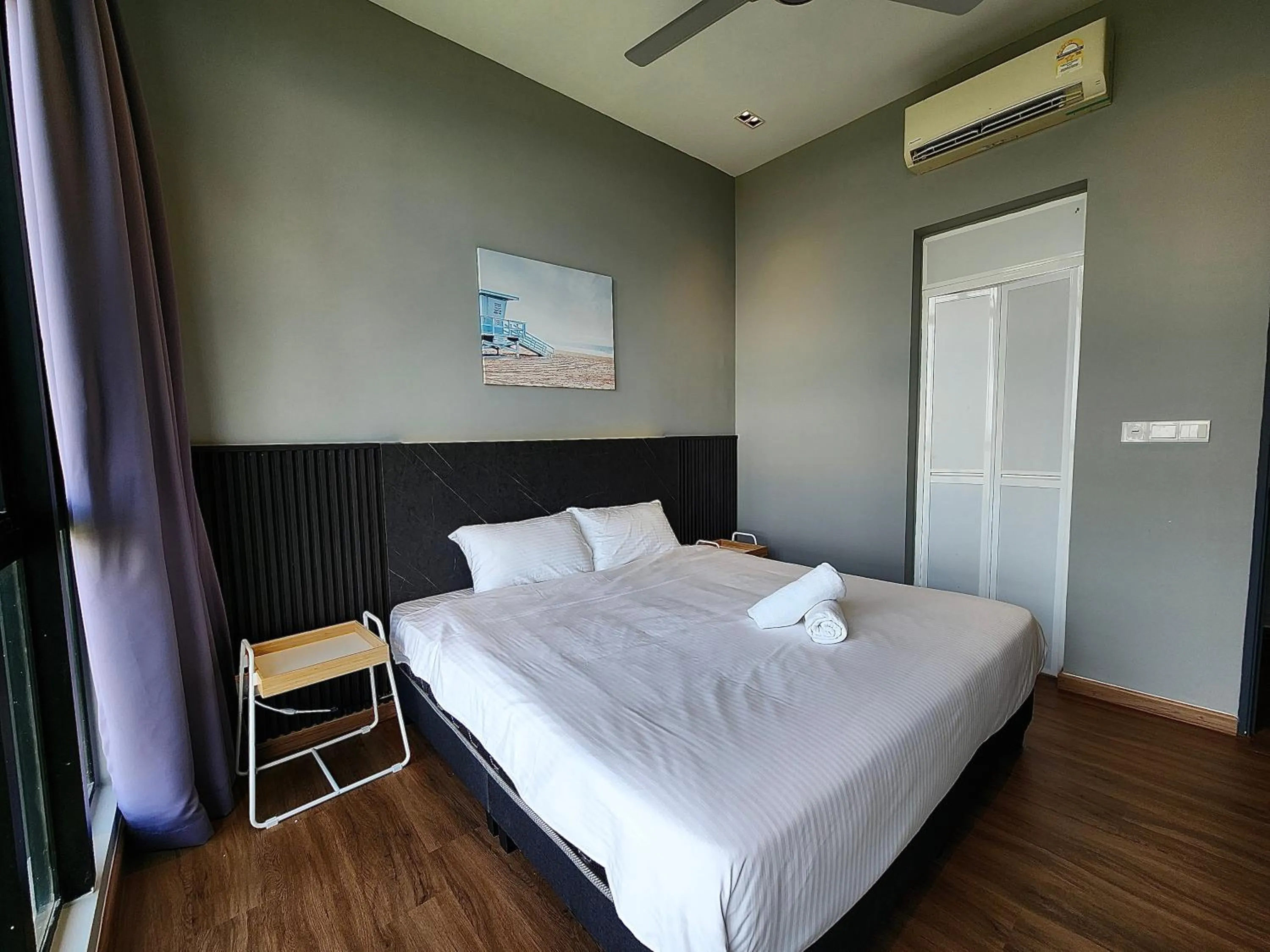 Bed in D'Pristine Suites by RR JBcity