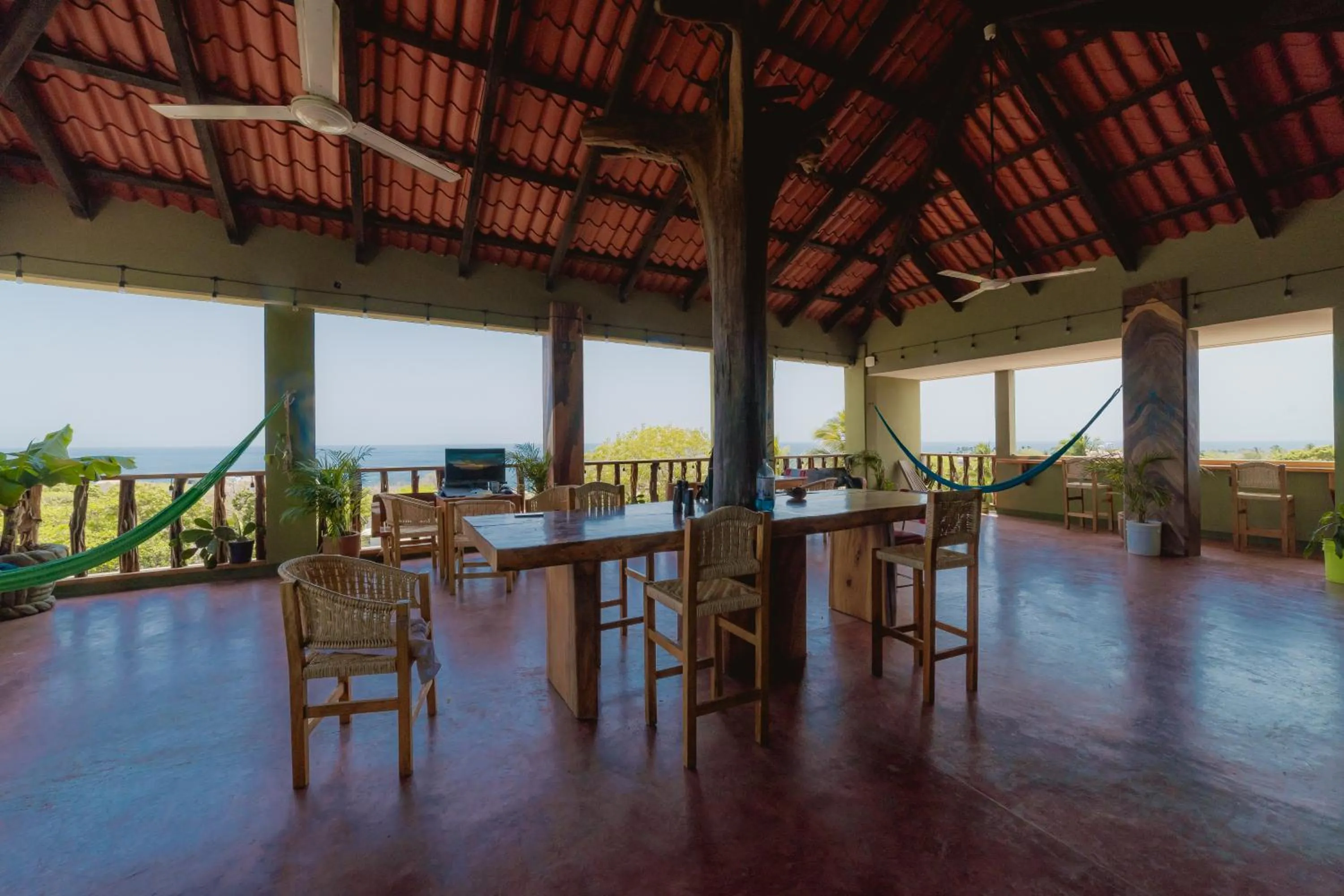 Madre Tierra Hotel & Coworking