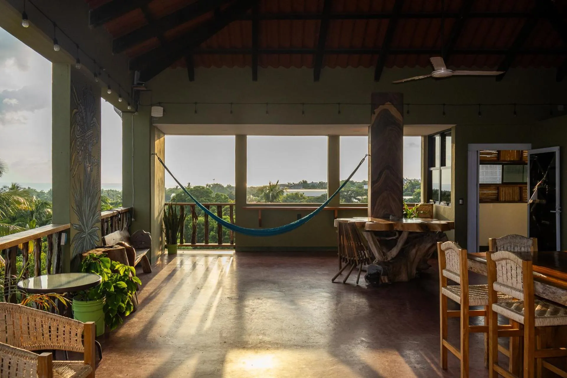 Madre Tierra Hotel & Coworking