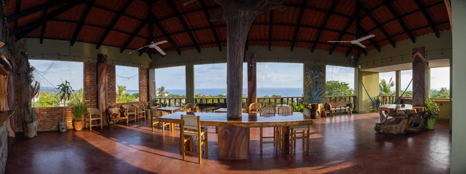 Madre Tierra Hotel & Coworking
