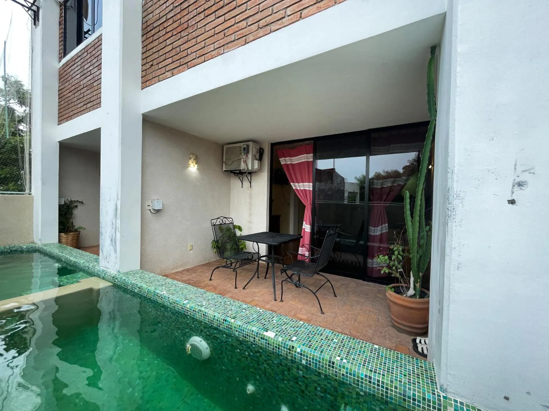 Madre Tierra Hotel & Coworking