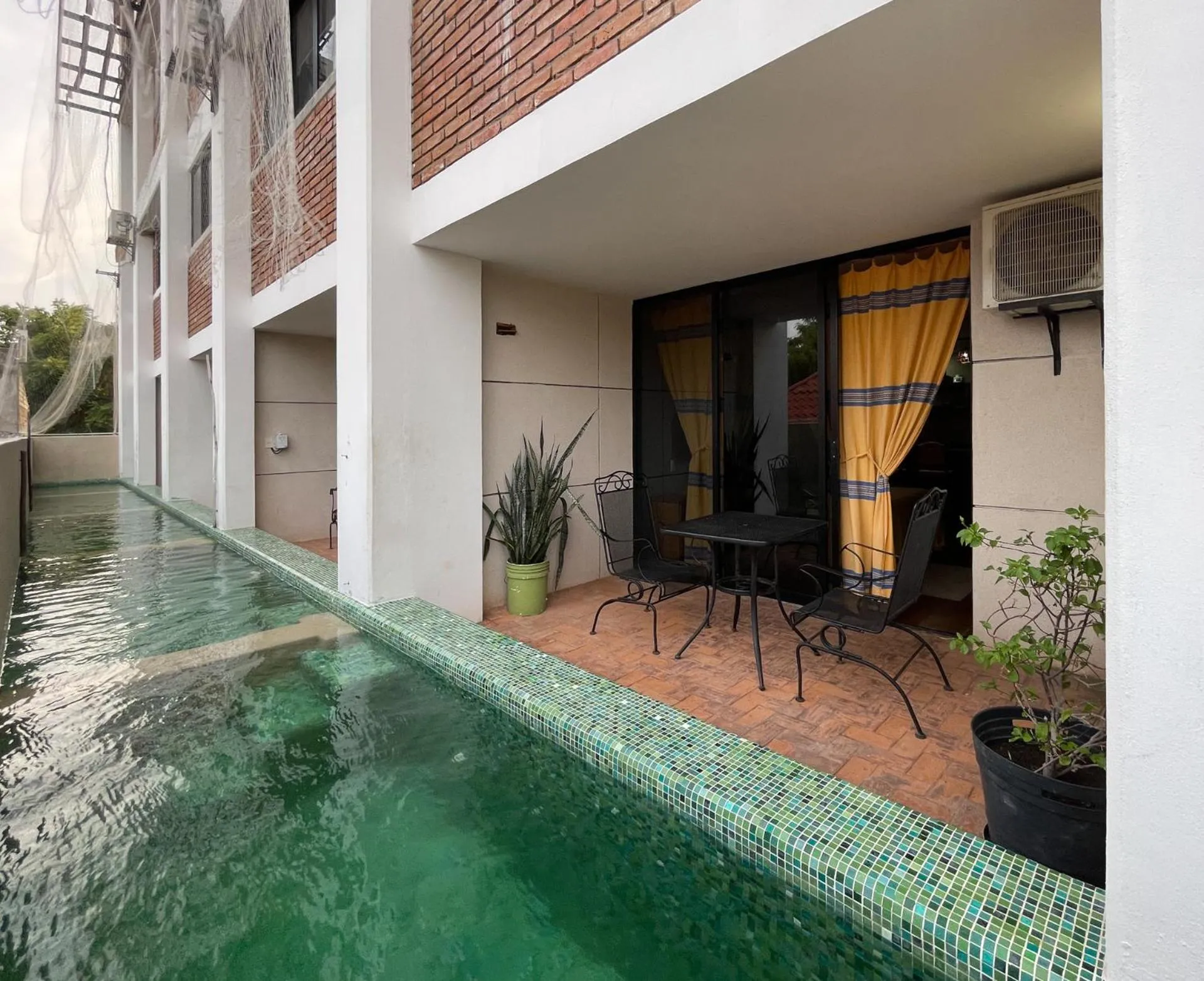 Madre Tierra Hotel & Coworking