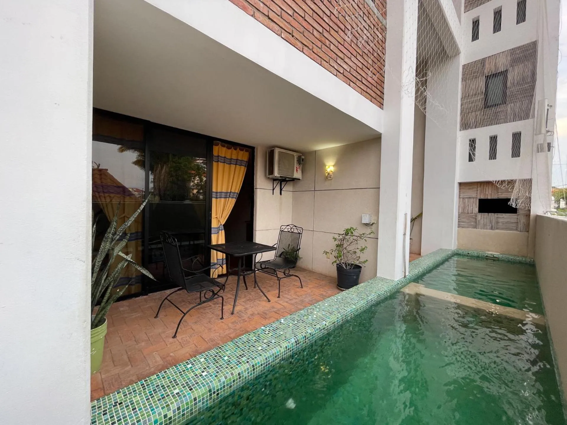 Madre Tierra Hotel & Coworking