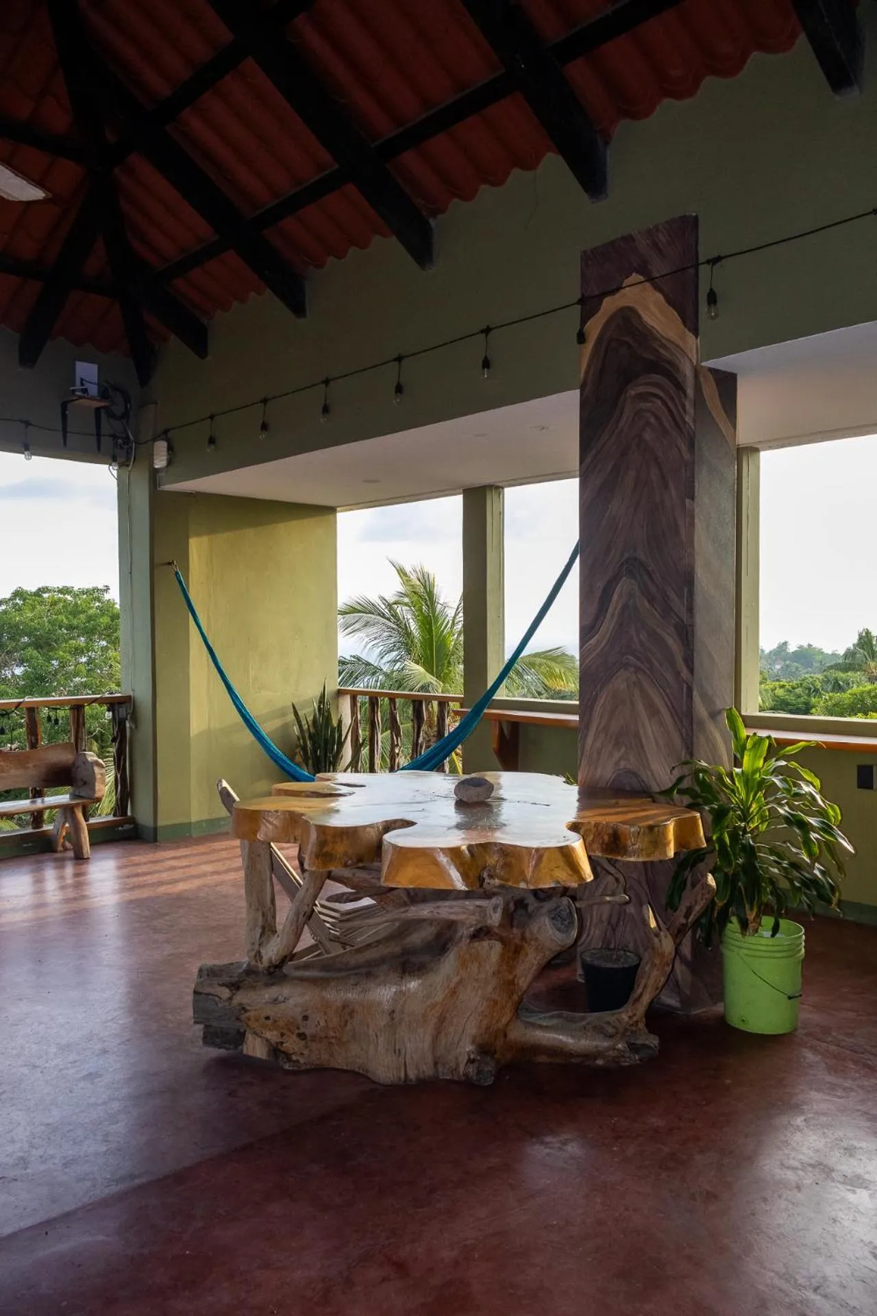Madre Tierra Hotel & Coworking