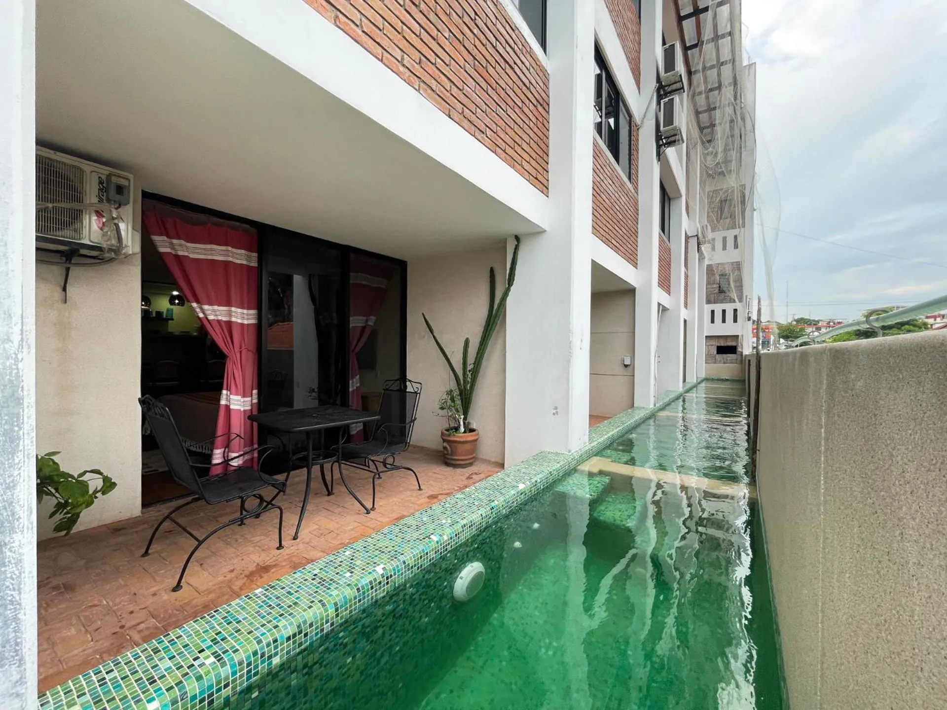 Madre Tierra Hotel & Coworking