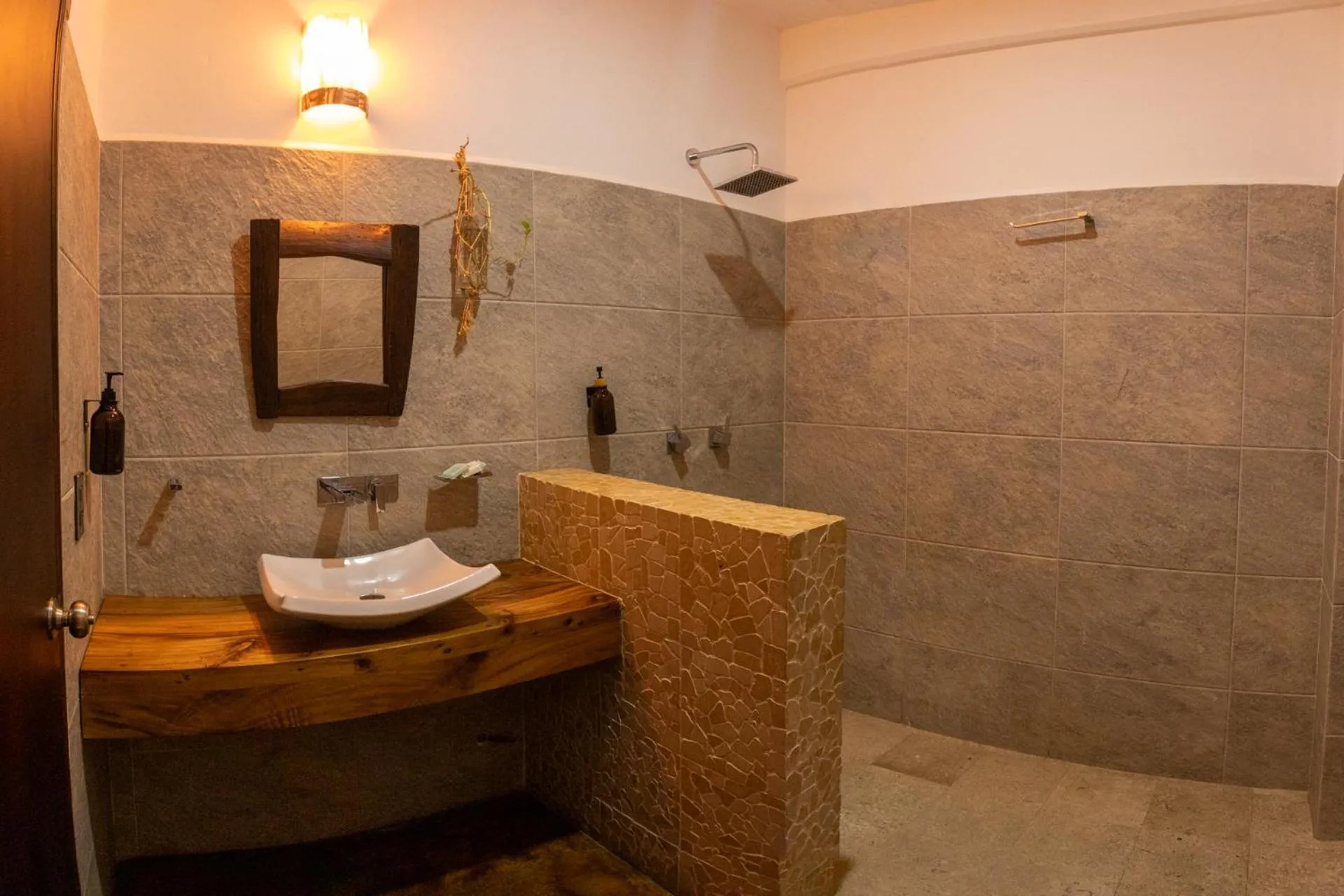 Madre Tierra Hotel & Coworking