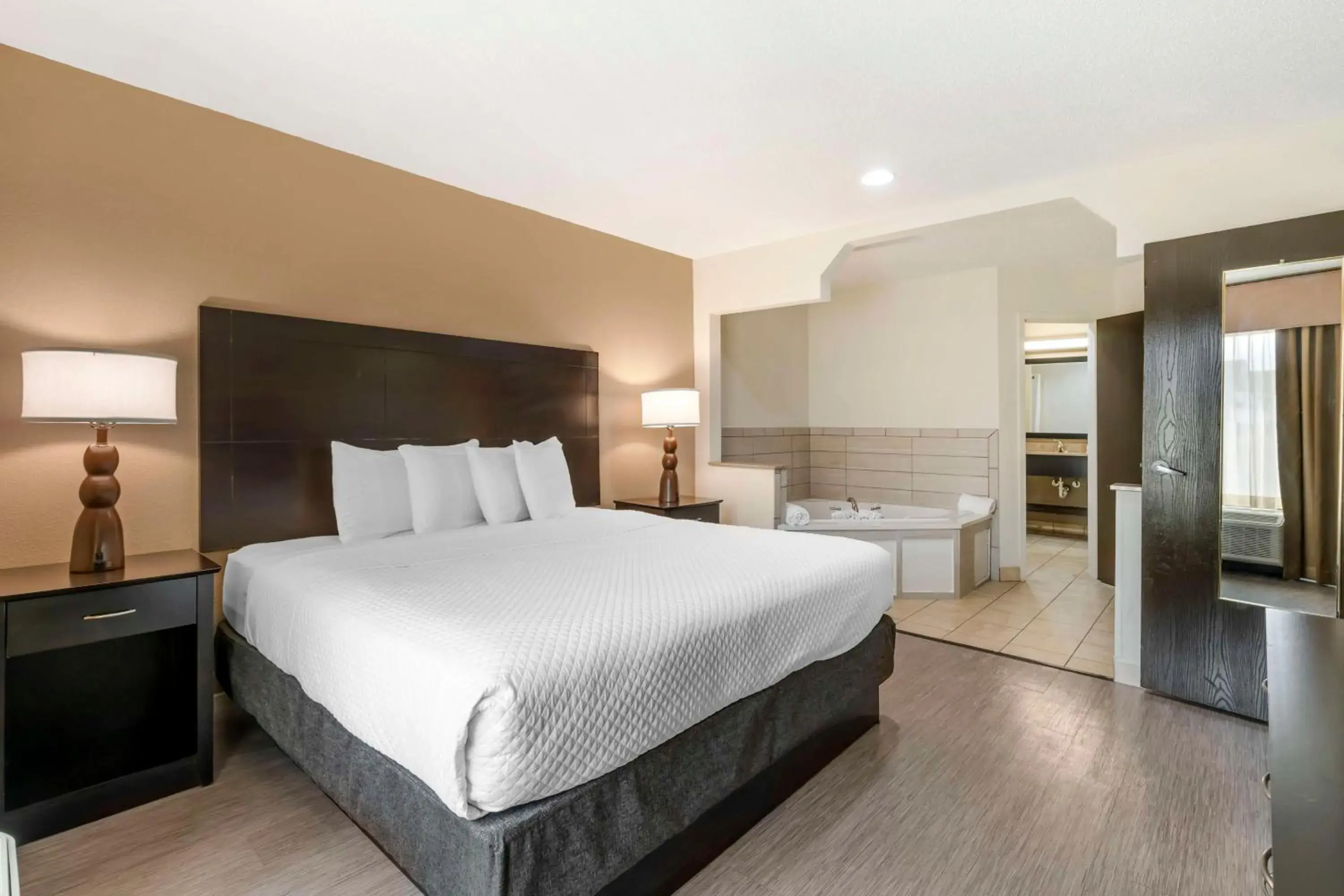 Bedroom, Bed in Best Western Suites Columbus Bedroom, Bed in Best Western Suites Columbus