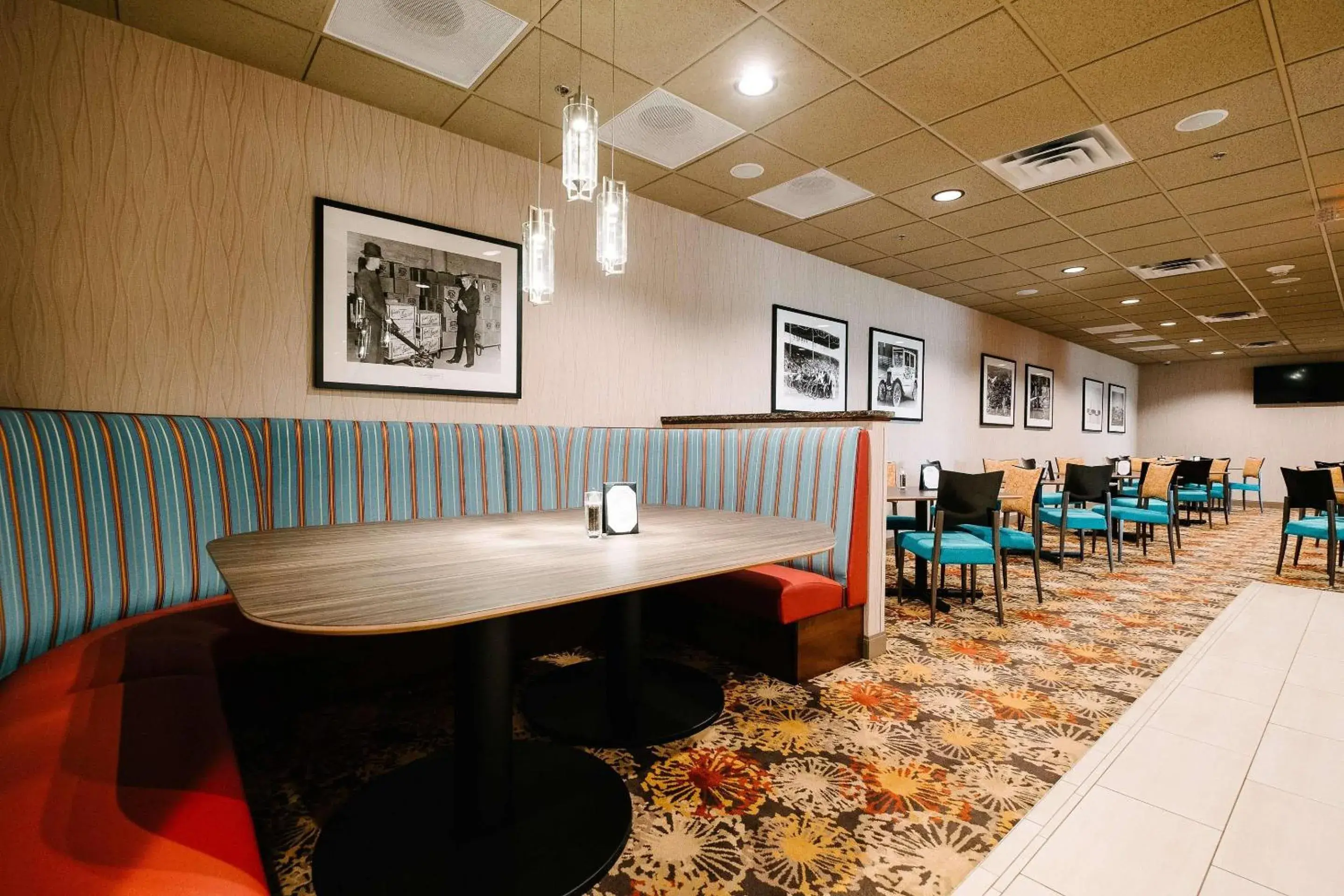 Restaurant/places to eat in Radisson Hotel St Paul Downtown Restaurant/places to eat in Radisson Hotel St Paul Downtown