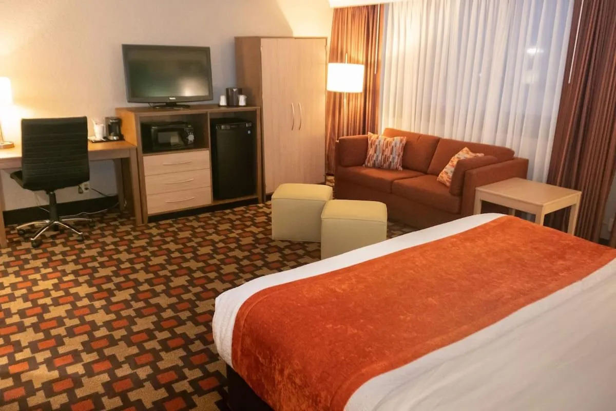 One-Bedroom King Suite with Kitchenette and Sofa-Bed in Radisson Hotel St Paul Downtown