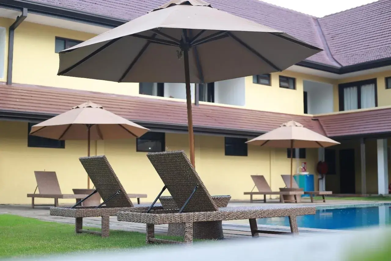 Swimming pool in Rajarata Hotel Anuradhapura Swimming pool in Rajarata Hotel Anuradhapura