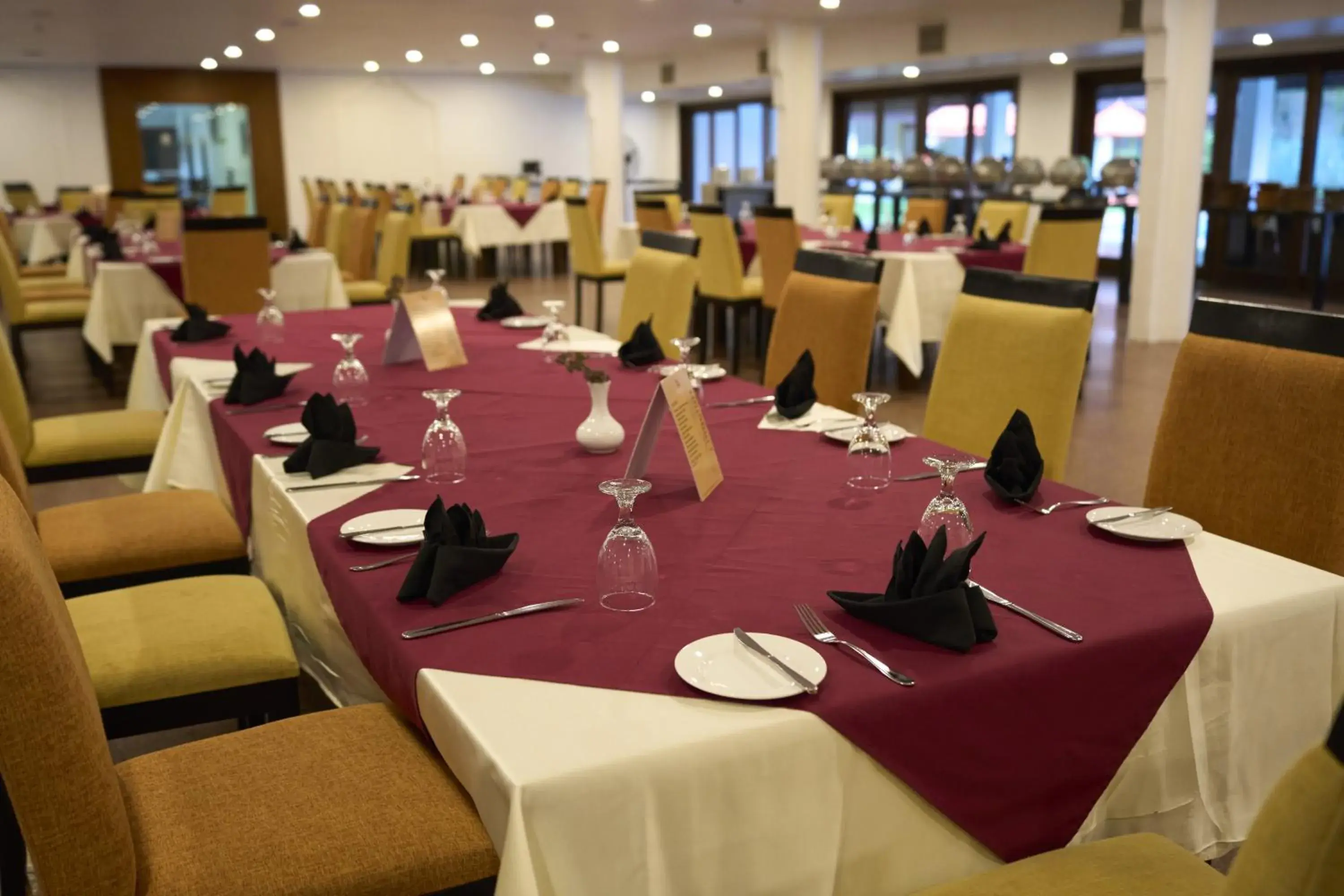 Restaurant/places to eat in Rajarata Hotel Anuradhapura Restaurant/places to eat in Rajarata Hotel Anuradhapura