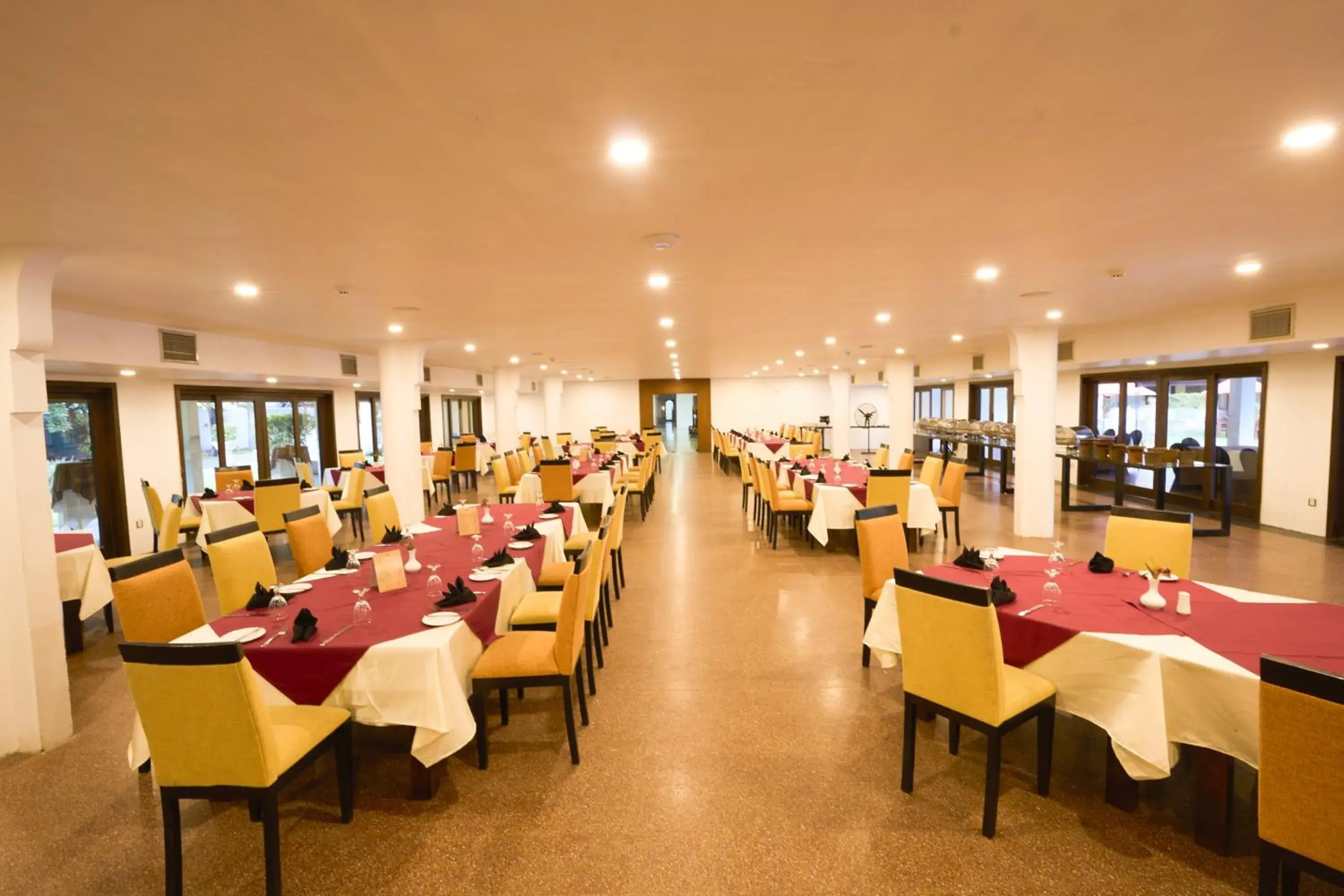 Restaurant/places to eat in Rajarata Hotel Anuradhapura Restaurant/places to eat in Rajarata Hotel Anuradhapura