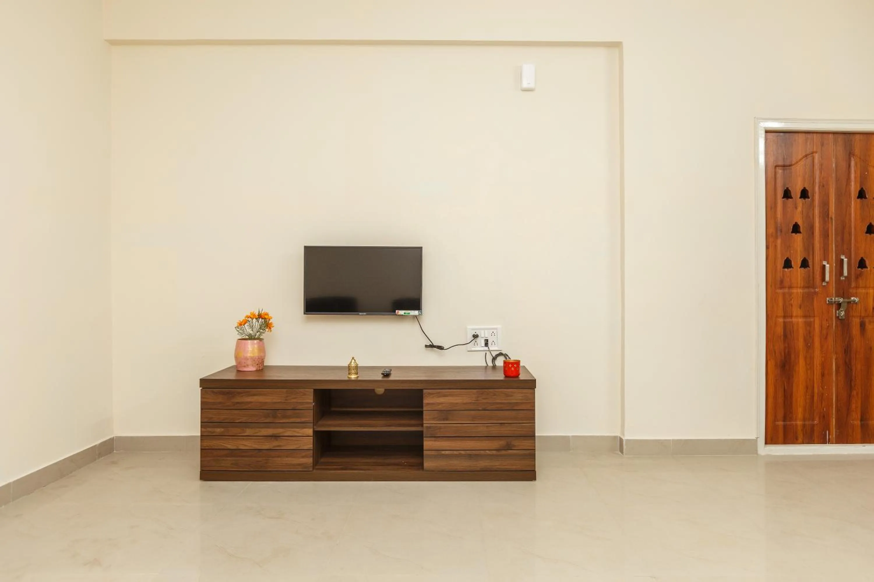 TV and multimedia in Misty Meridian Serviced Apartments