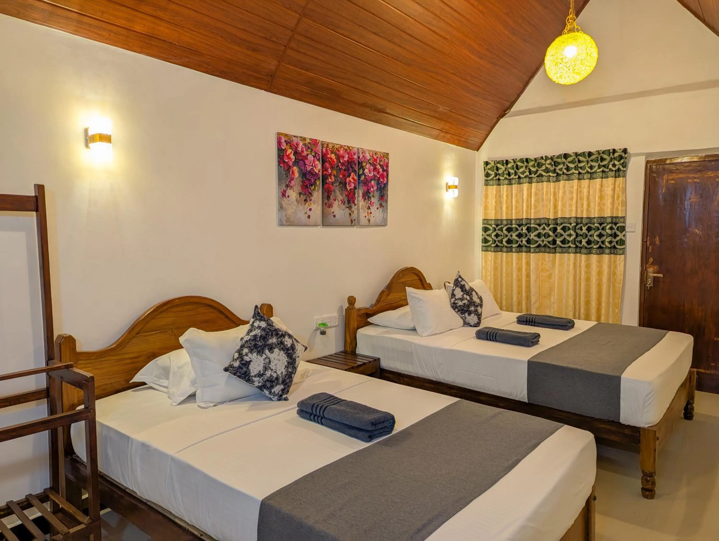 Bed in Sigiri Choona Lodge 'unique sunrise viewpoint'