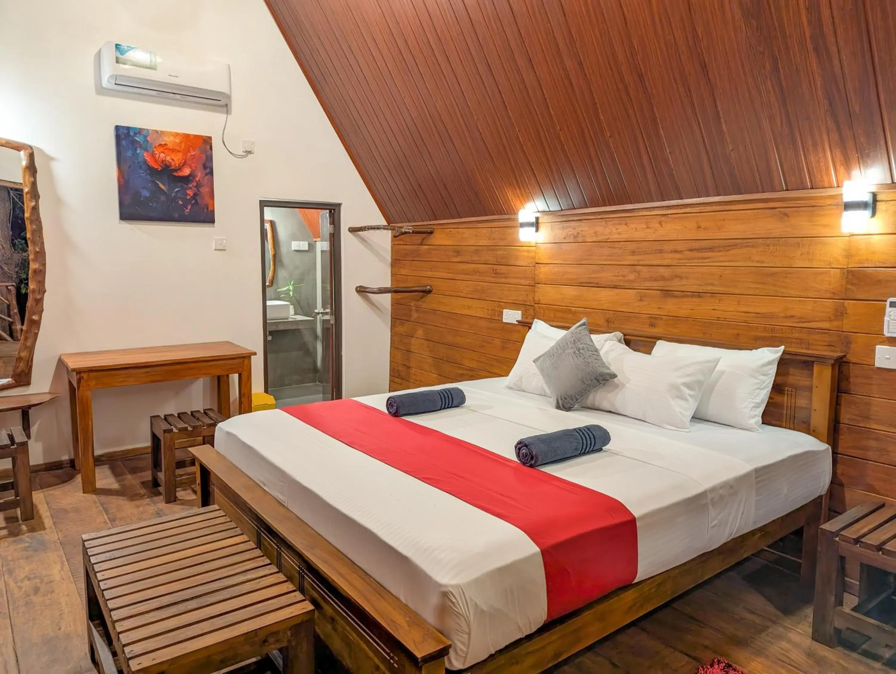 One-Bedroom Chalet - single occupancy in Sigiri Choona Lodge 'unique sunrise viewpoint' One-Bedroom Chalet - single occupancy in Sigiri Choona Lodge 'unique sunrise viewpoint'