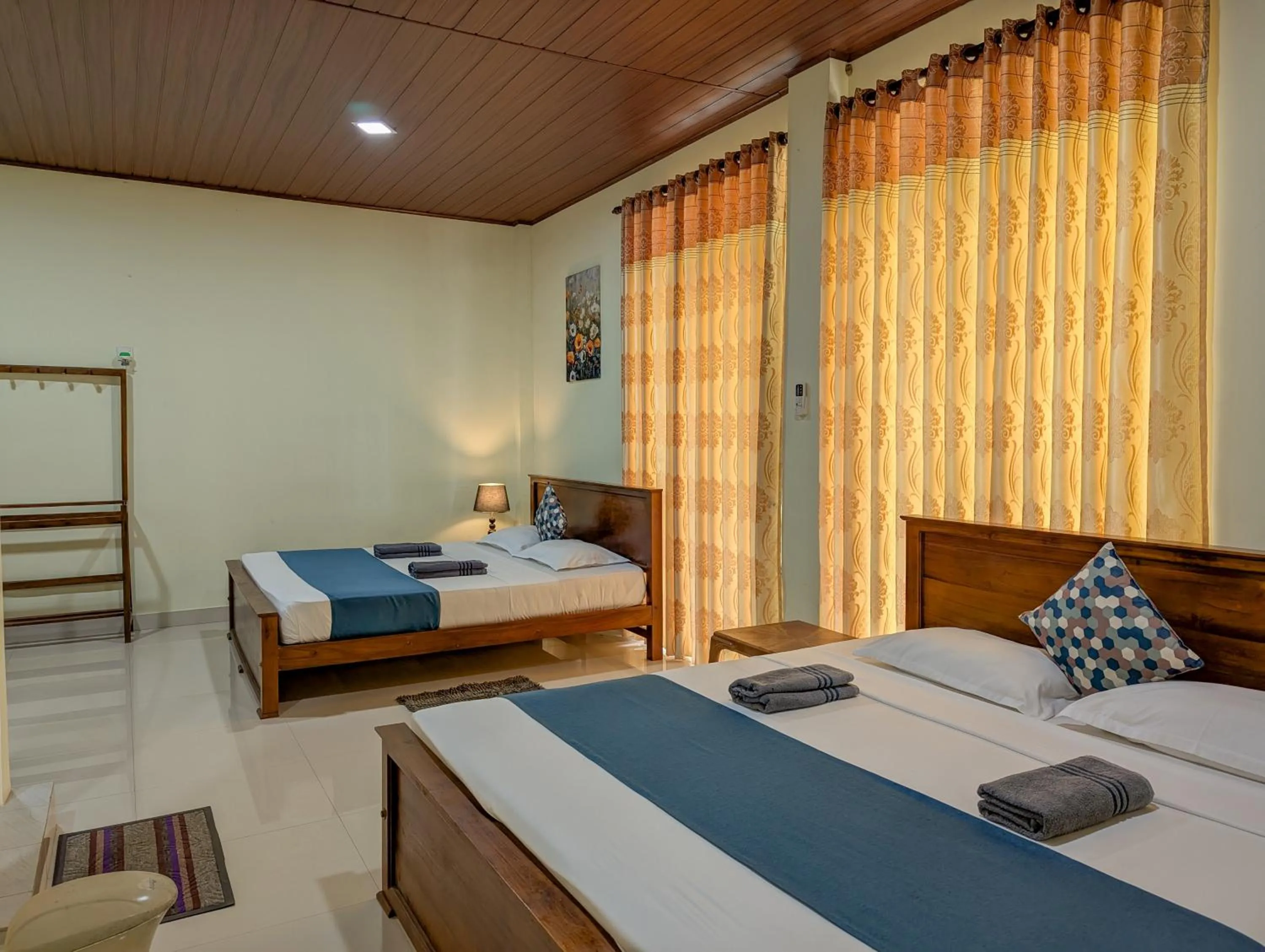 Bed in Sigiri Choona Lodge 'unique sunrise viewpoint'