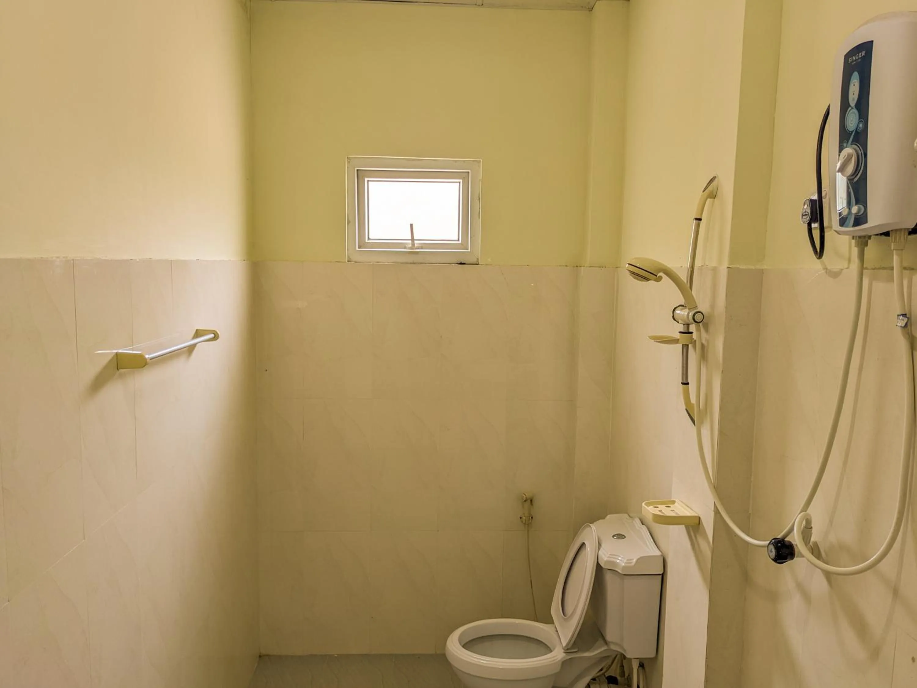 Bathroom in Sigiri Choona Lodge 'unique sunrise viewpoint'