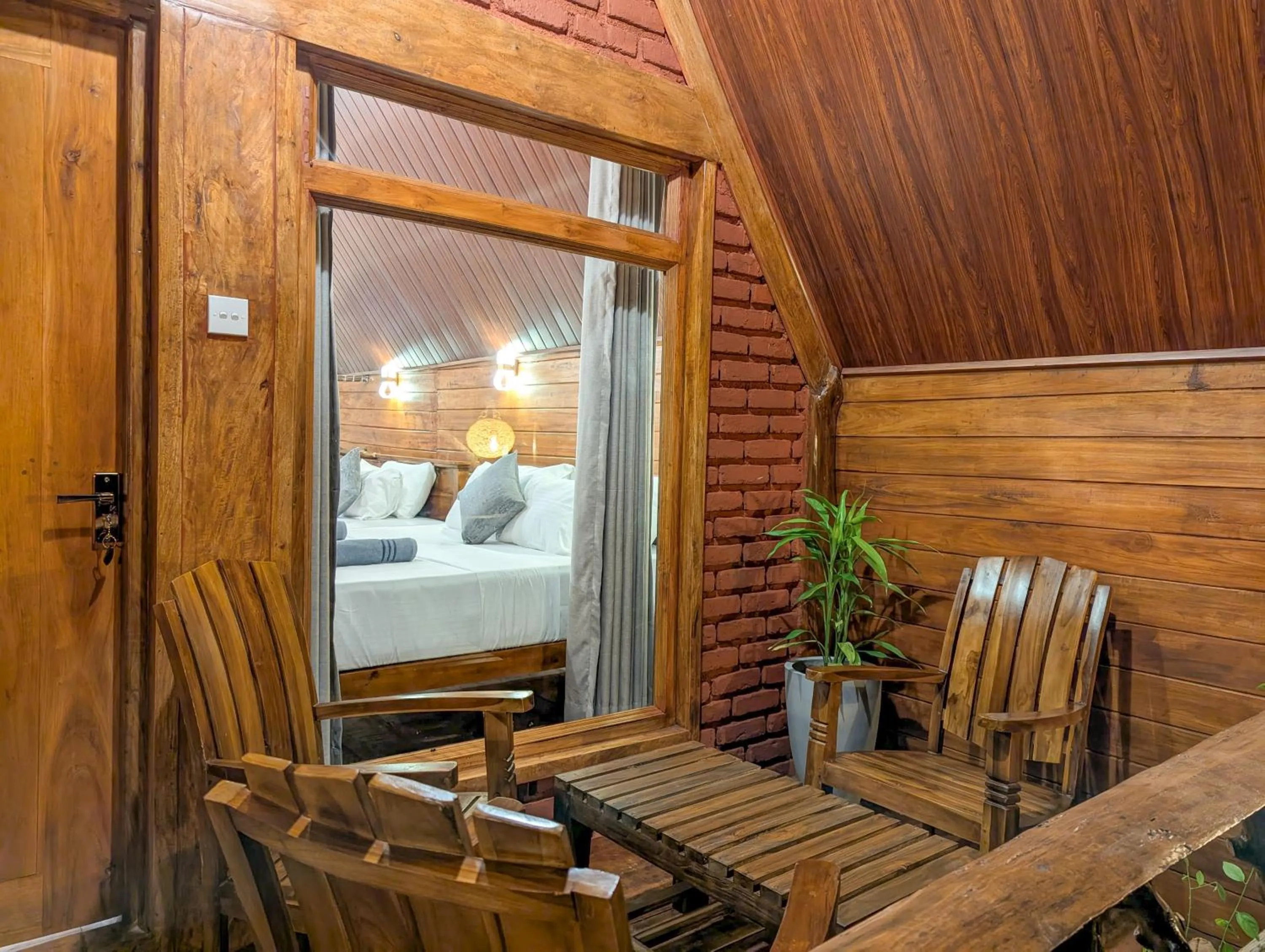 Bed in Sigiri Choona Lodge 'unique sunrise viewpoint'