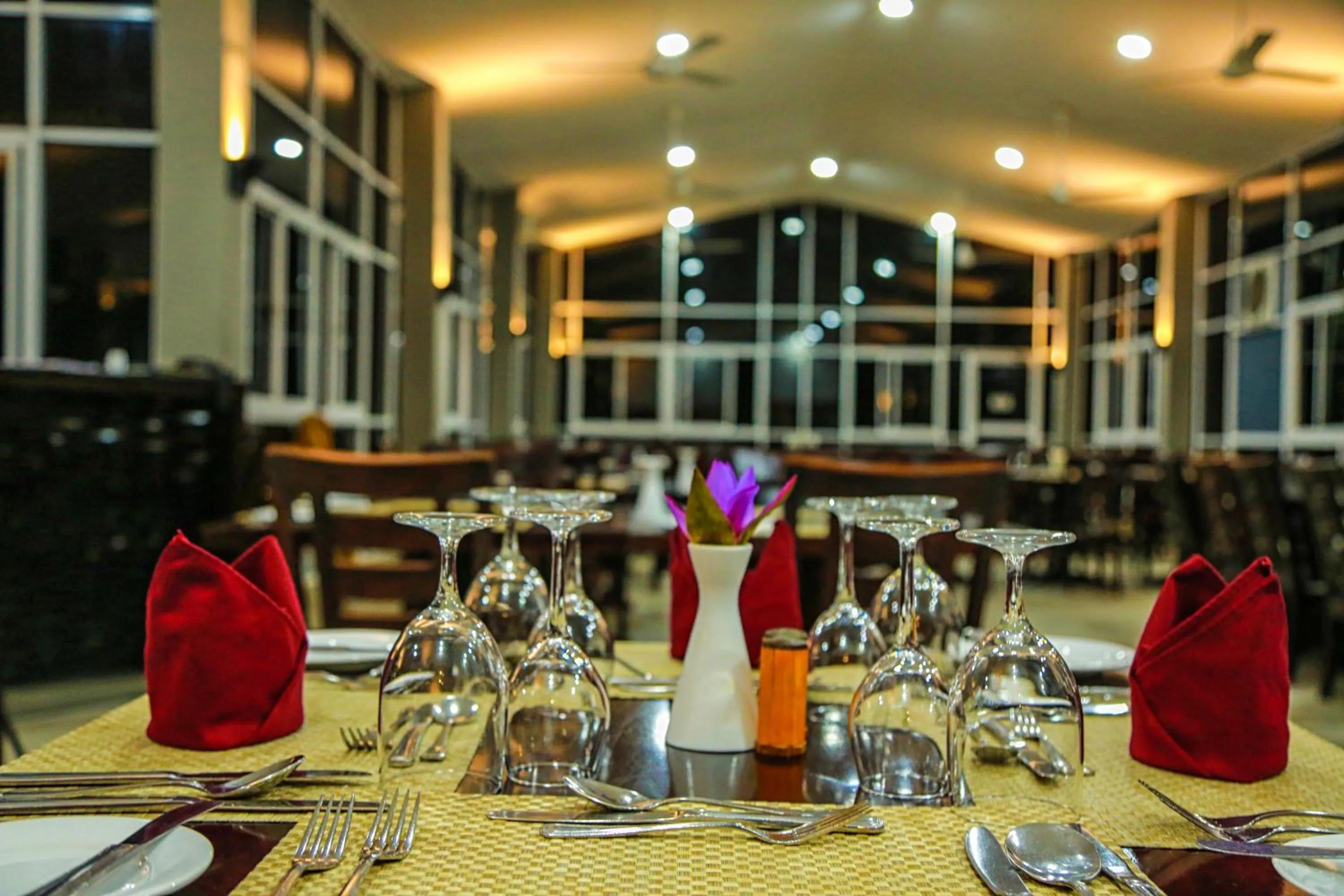 Restaurant/places to eat in Oak Ray Elephant Lake