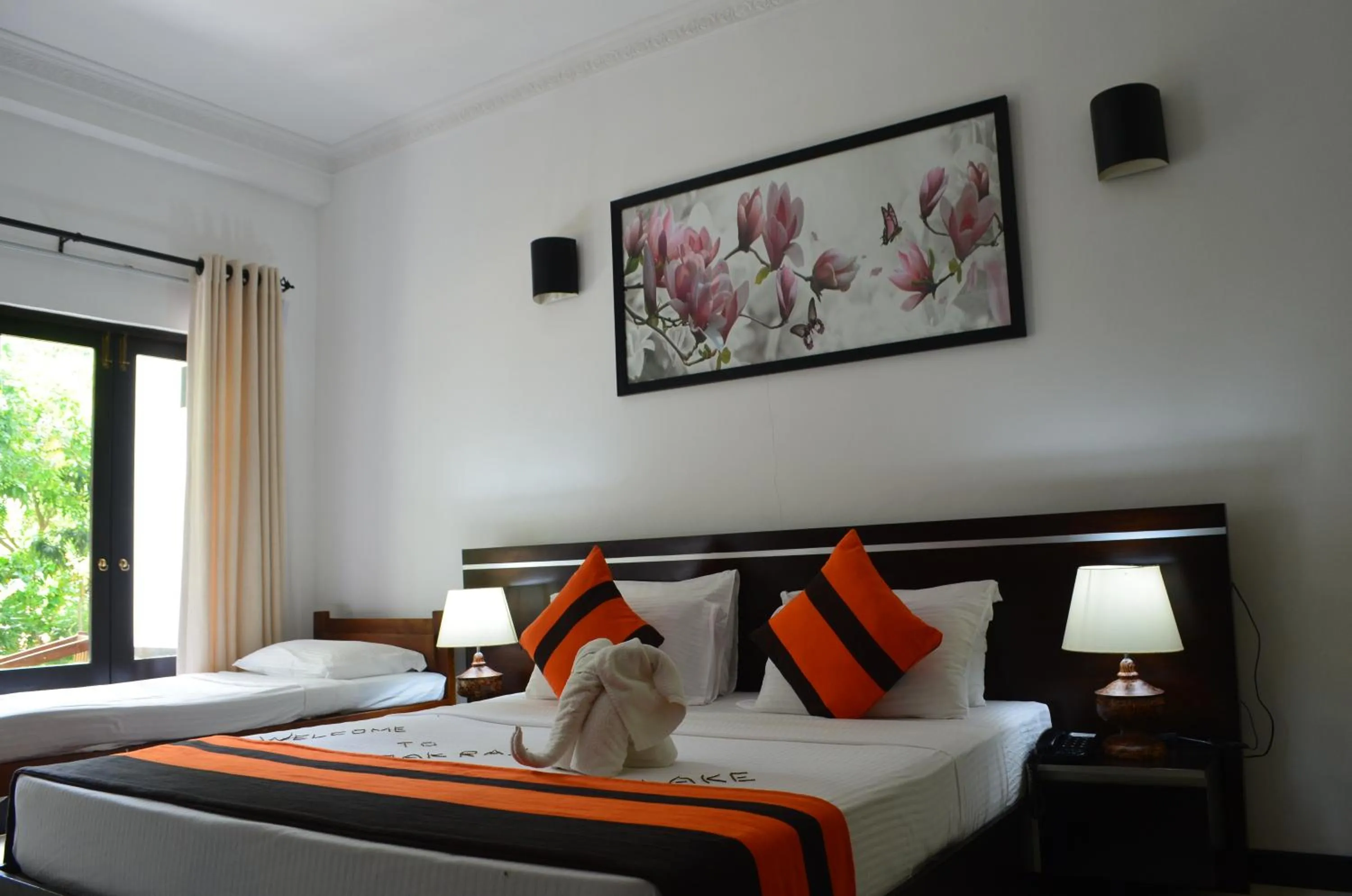 Bed in Oak Ray Elephant Lake