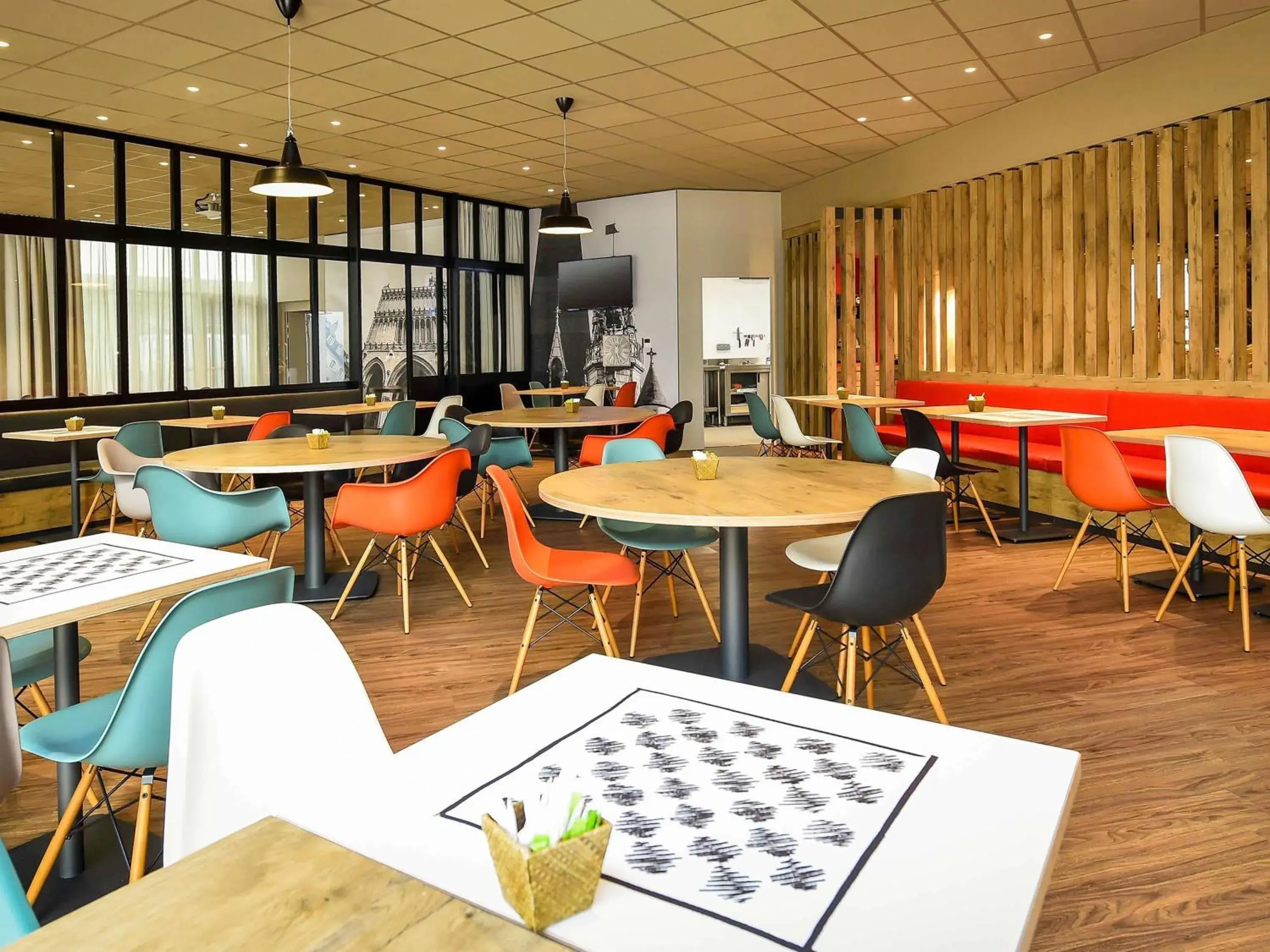 Property building in Hotel ibis Dijon Centre Clemenceau Property building in Hotel ibis Dijon Centre Clemenceau