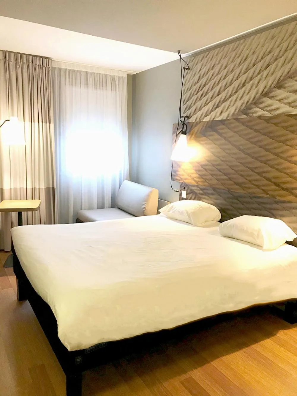 Bed in Hotel ibis Dijon Centre Clemenceau