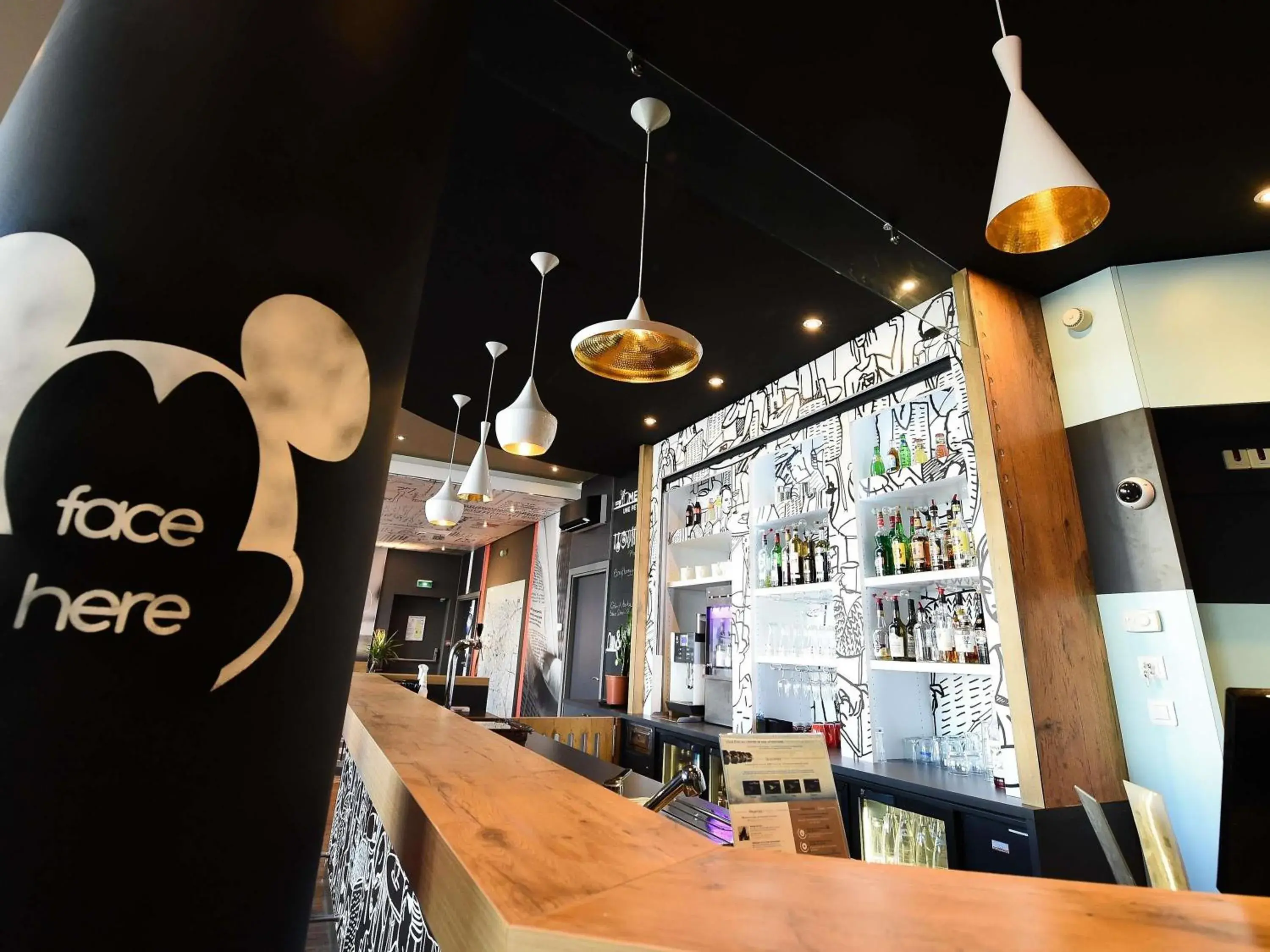 Lounge or bar in Hotel ibis Dijon Centre Clemenceau Lounge or bar in Hotel ibis Dijon Centre Clemenceau