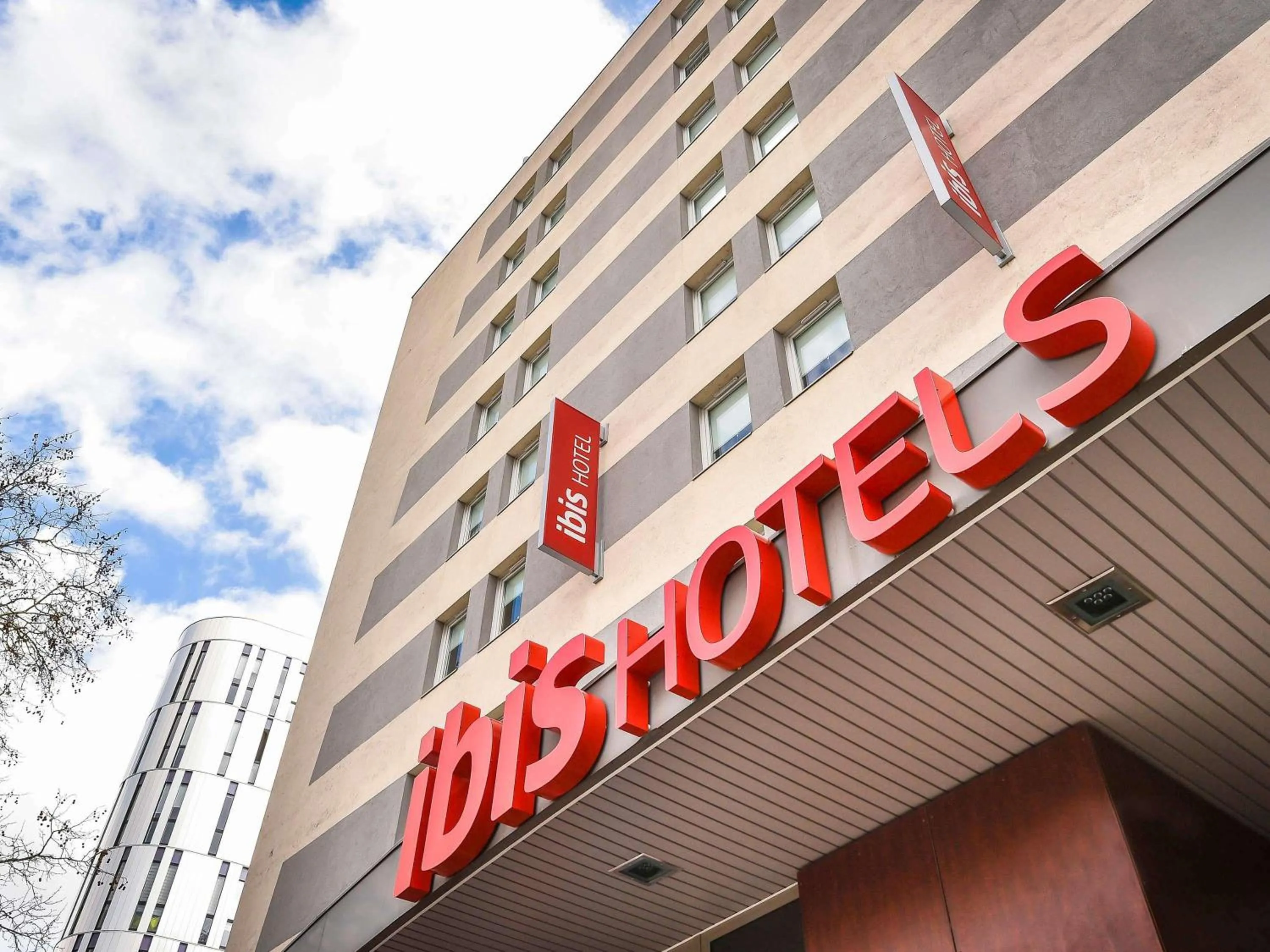 Property building in Hotel ibis Dijon Centre Clemenceau