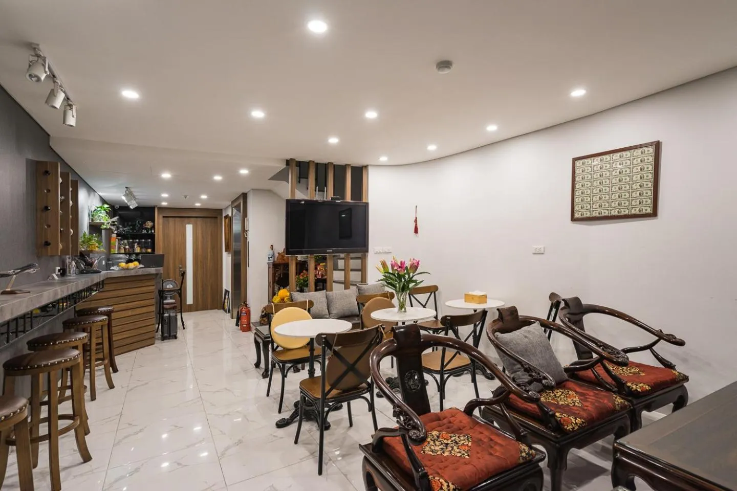 Narcissus Hotel & Apartment