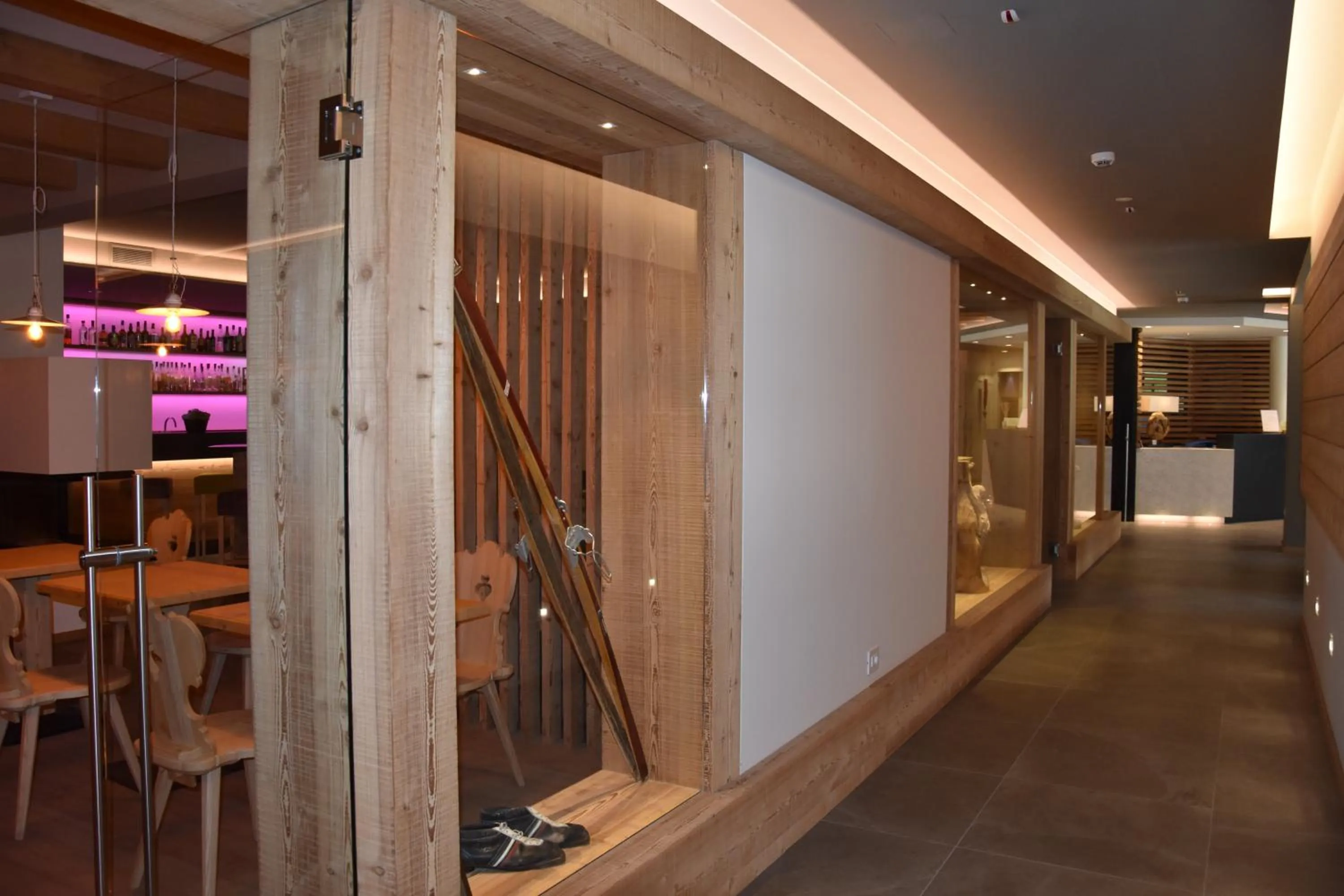 Communal lounge/ TV room in Hotel La Baita