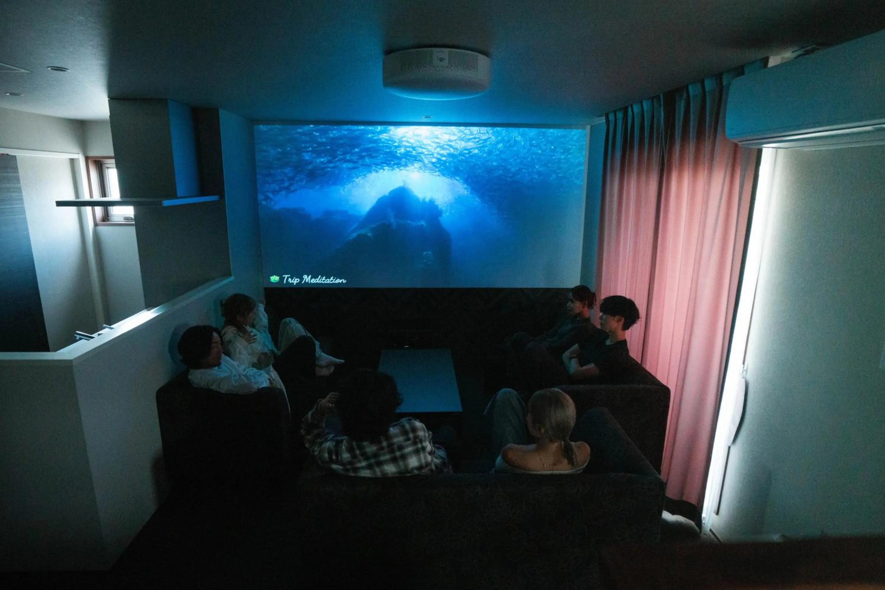 Photo of the whole room in GRAND BASE Hakata Bay