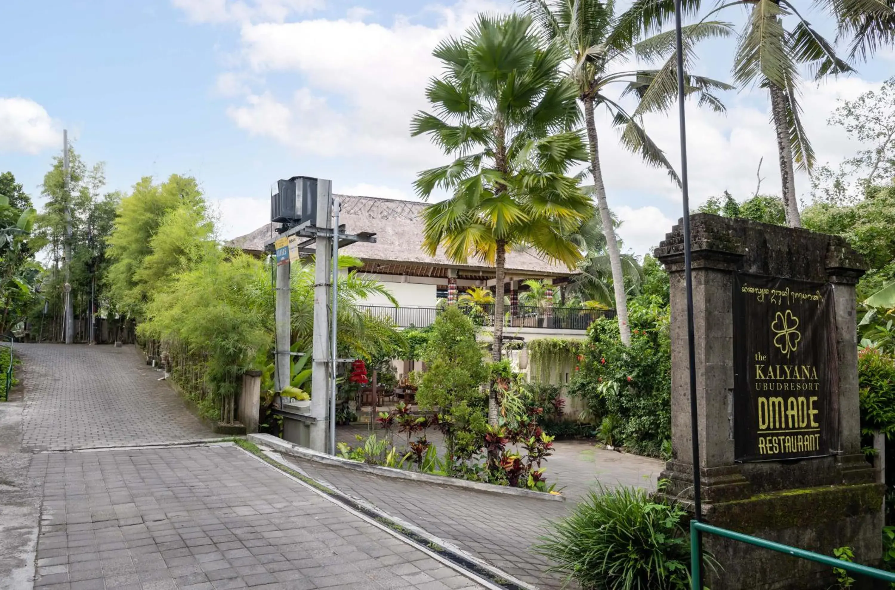 Facade/entrance in The Kalyana Ubud Resort Facade/entrance in The Kalyana Ubud Resort